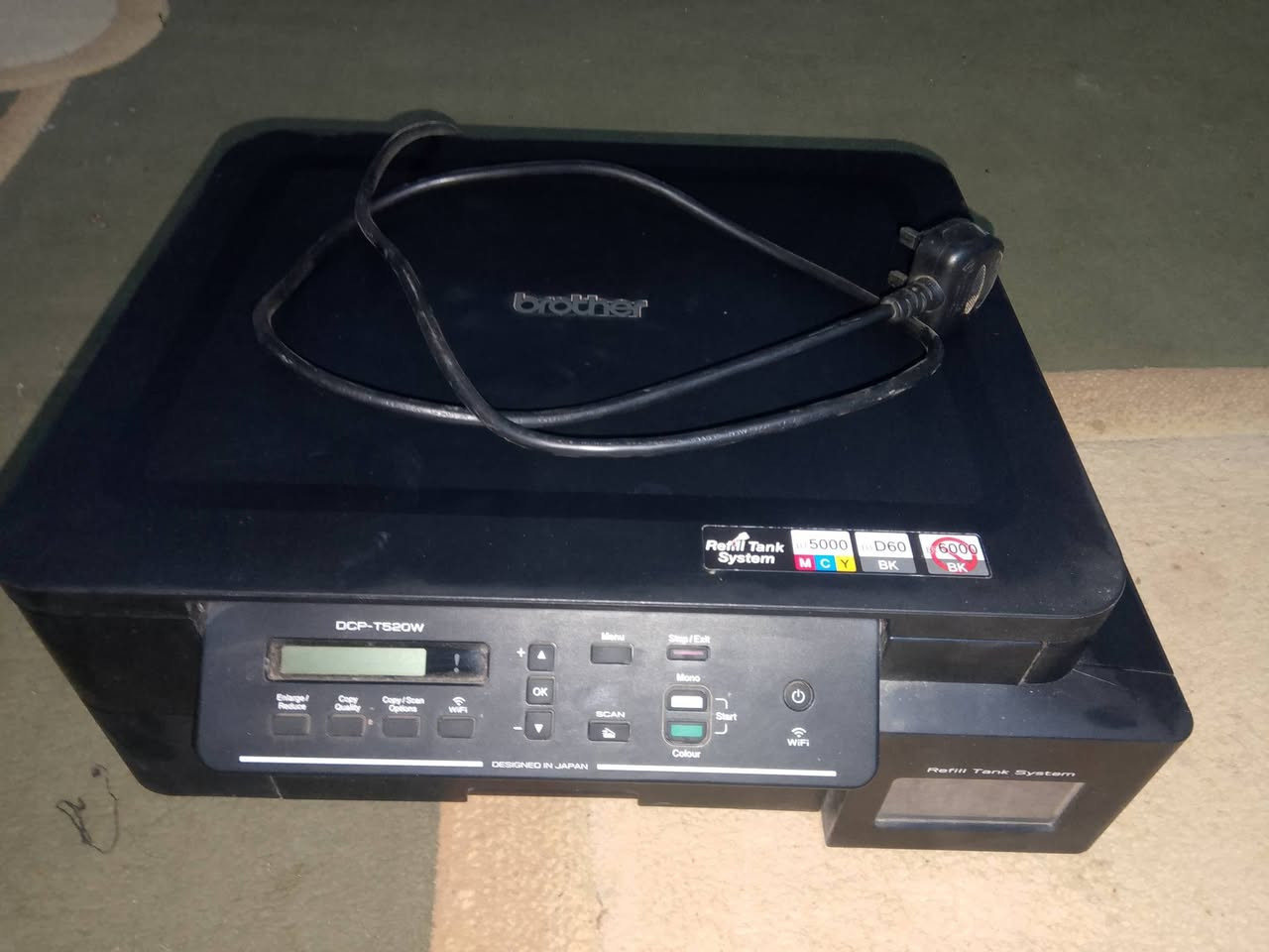 طابعه برذر 520
مال طالب سادس ما مستخدمه 
وعلي اشتريته ب200 
 بس مستعجل ومتحاج فلوس 
120 وبيه مجال 
اتصل على الرقم نت ماعندي ***********
