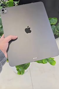 ايباد ١١ برو • معالج M5 • ٥١٢