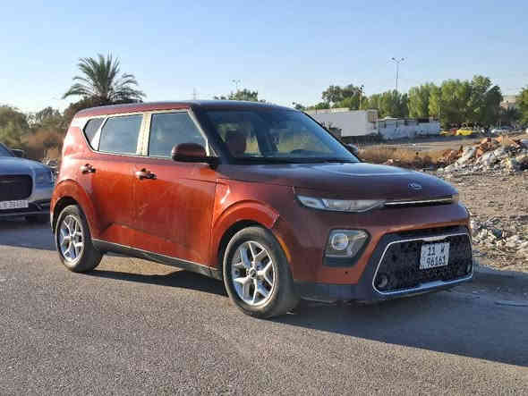 السلام عليكم للبيع او المراوس كيا صول S موديل ٢٠٢٠ وارد امريكي محرك ٢٠٠٠ دوش شاشه تحكم استيرن  تخم تاير جديد صدر امامي خلفي جديد دواخل كفاله حادثها جاملغ وبنيد بدون دواخل السعر ١٣٨ وبيها مجال رقم بغداد الدولي
مكاني الدوره ابو دشير 
رقم *********** بغداد
