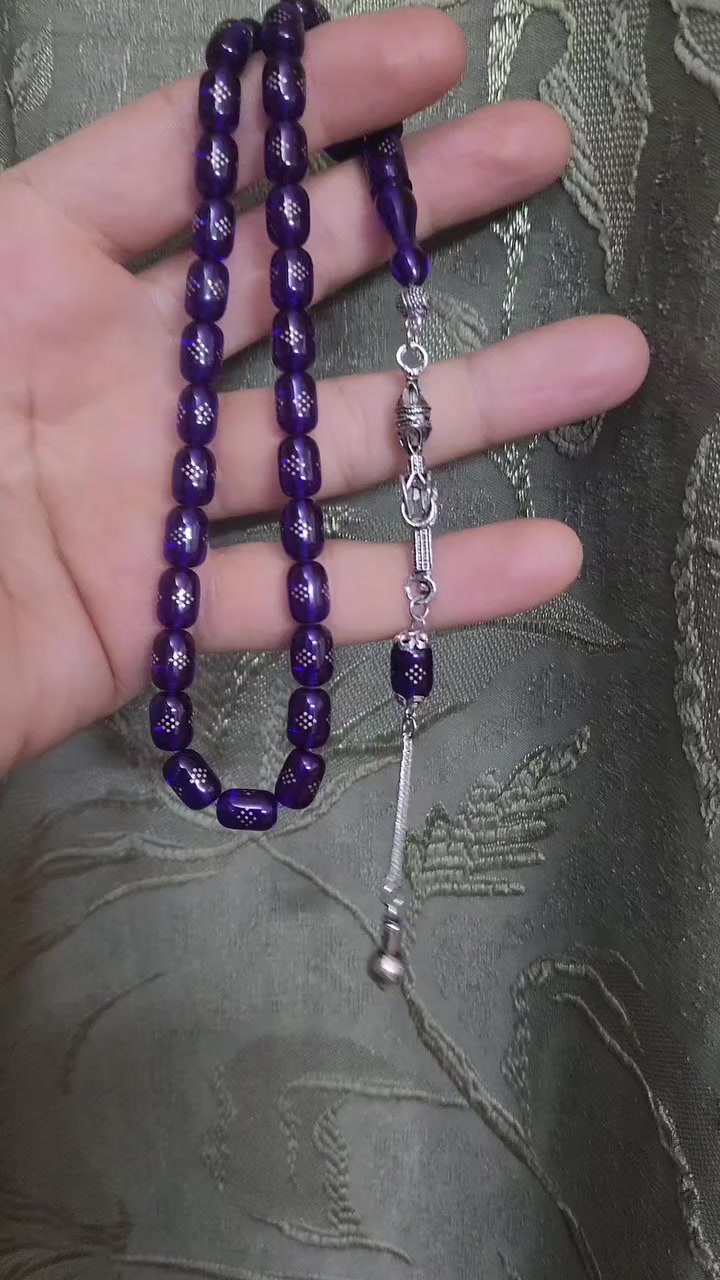 السلام عليكم 
سبحة فاتوران شبابية 
مطعمة بالفضة
اليحب يقتنيه يتفضل خاص 
متوفر واتساب 
***********
تحياتي للجميع
