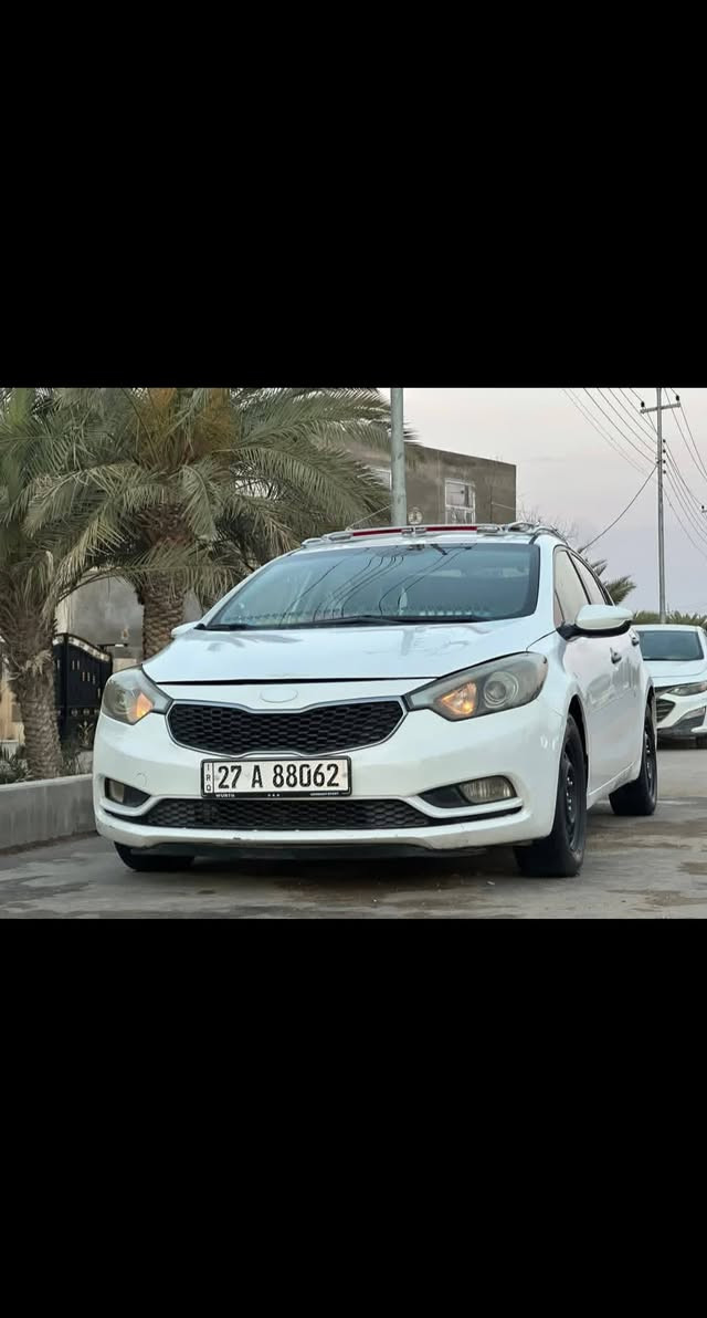 السلام عليكم
سيراتو 2016 خليجي كفاله عامه بيه بس رش صبغ والباقي مكفول مكان ذي قار  مركز  مكينه 1600 مفتوحه كازكيت 
الرقم ***********
