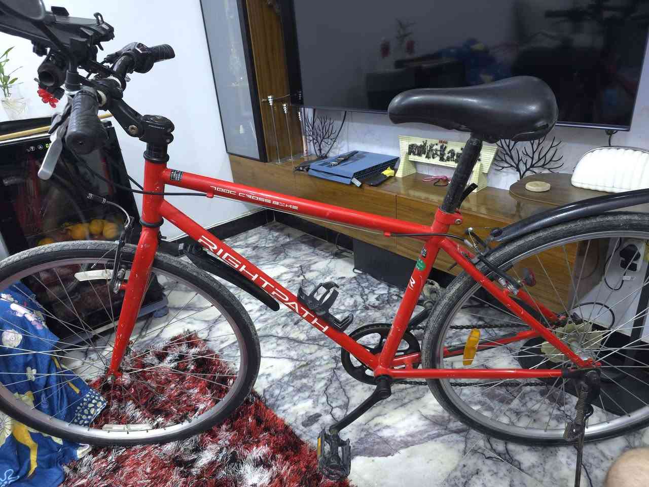 السلام عليكم . من رخصه صاحب الكروب  بايسكل للبيع s700 حجم 28  بحاله جيده من كل النواحي علمآ تايرات مع الجوابه تبديل قبل شهر مكاني بغداد السعر 175 للتواصل على الخاص  الماسنجر مفتوح


**إذا كنت صاحب هذا الإعلان وتريد حذفه لأي سبب، رجاءا أرسل رسالة إلى الدعم الفني**