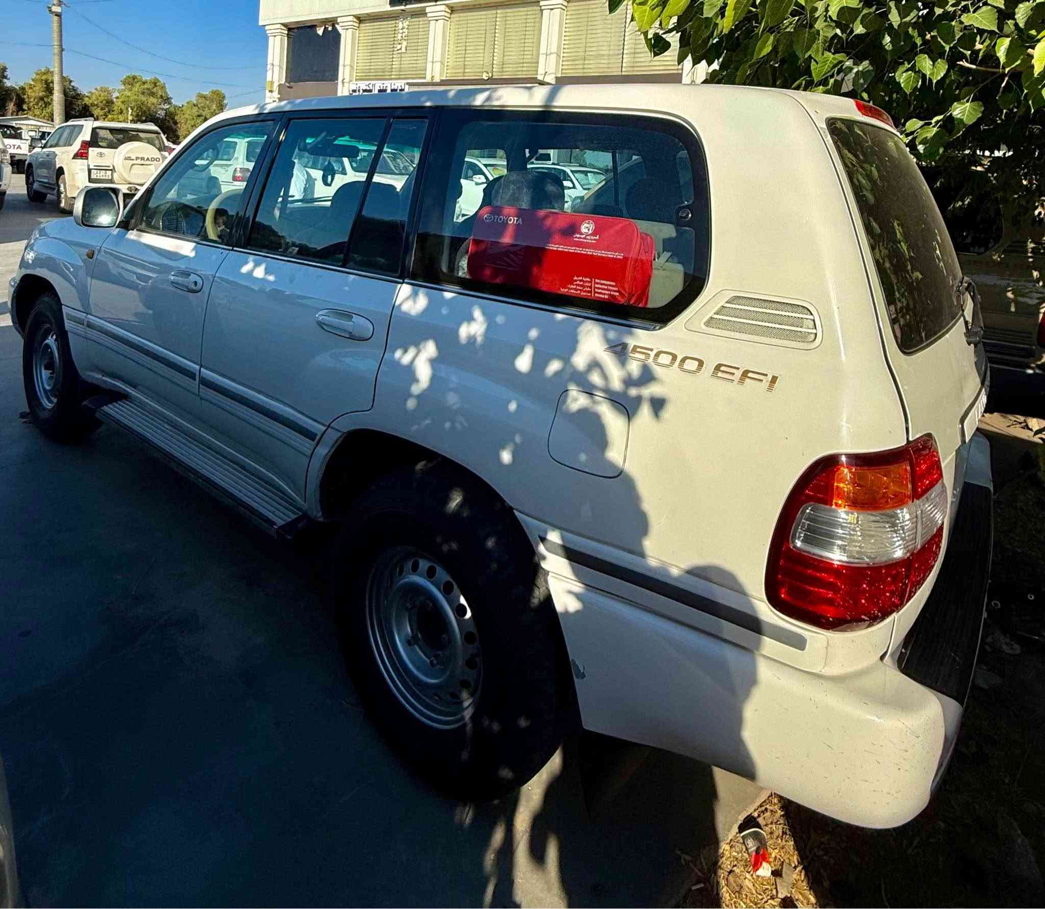 مونيكا موديل ٢٠٠١ 
رقم اسولى 
سته سلندر
رقم و سنه وى جديد 
سياره حيل حلو ماشالله 
داريم شفت 
رقم و سنه وى جديد
گيرو محرك و تبريد جديد
تخم تاير جديد 
مابى ربع نواقص  حيل حلو
(بس جاملغ سكن امامى سبخ بدون دواخل )

مواسفات 
سلاجه 
تبريد مركزى
جام كرباى
كير عادى
سعر // ١٣٨ ورقه قفل 
***********
——————————
مونيكا موديل ٢٠٠١ ته حويل اسل
يه ك پارچه بوياخه بى ناوگرتن 
هه موو گيانى به شه رت زور تازه يه
تايه ى لوكه
رقم و سنه وى تازه
كيرو مه كينه لوكه

مواصفاتى 
سلاجه 
تبريد مركزى
جام كاره با
نرخى قفلى ١٣٨ كه لا
*********** السليمانية, العراق
