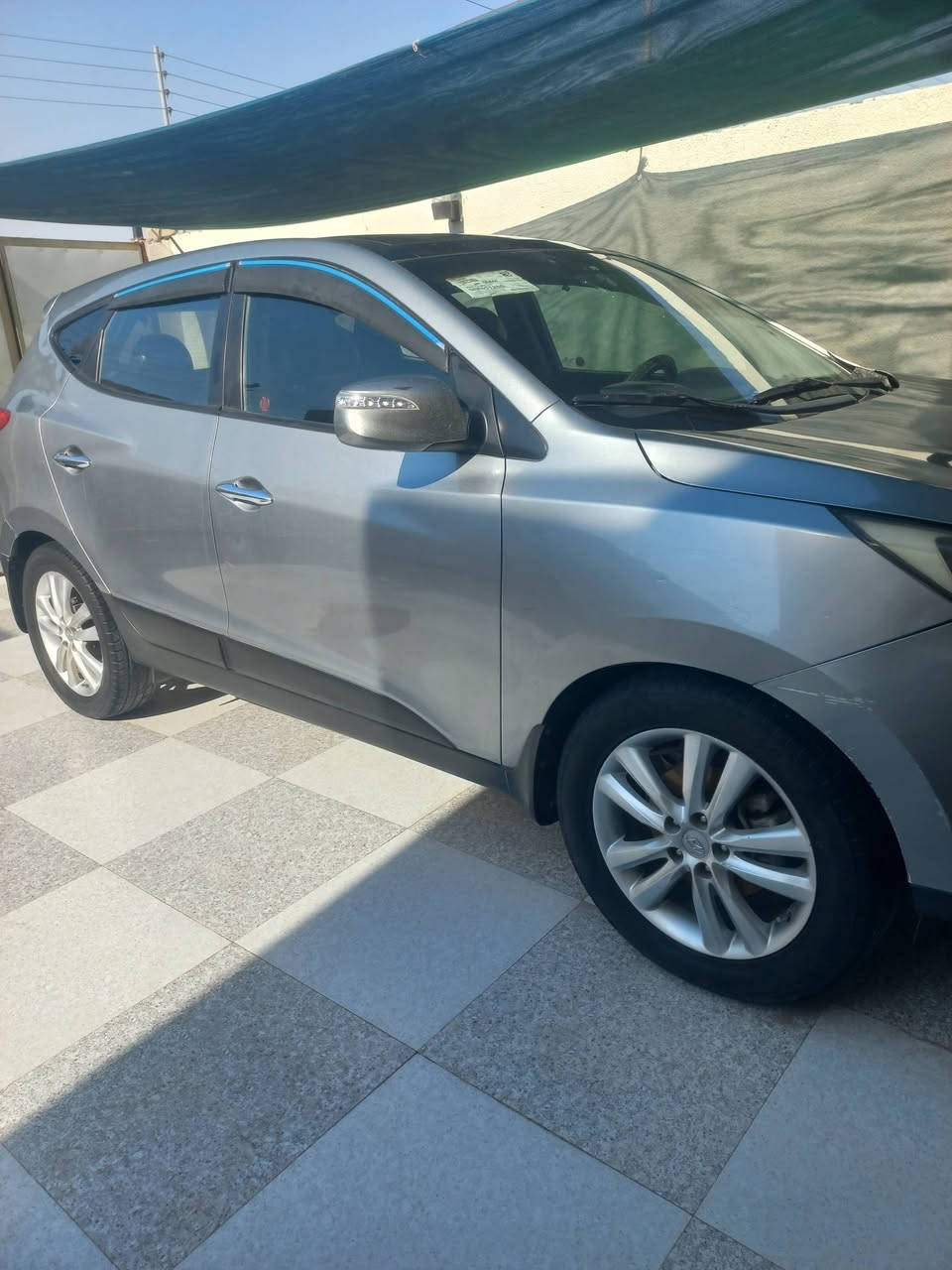 السلام عليك ورحمة الله وبركاته 
توسان ١٢ حداديه ٩٠ بلميه 
سنويه نفاذ 
رقم بصره 
صاحب لسياره بلعماره 
مكان سياره عماره 
بانورما 
اشاير بلمري 
تحكم ستيرن 
تبريد ثلج 
تدفئه وتبريد بلكشن 
حساس وكامره وشاشه كبيره 
واردهه امريكي جاملغ لايسر فقط 
تخم تاير جديد 
باتري جديد 
كهربائي كله شغاله 
ويل كب ٤ 
فور ويل 
اريدهه مرواس بسوناته معه الفرق 
او بيع 
***********
***********
