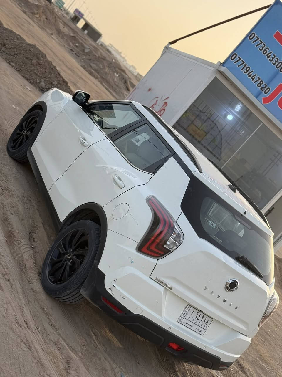 سانج يونج فيتور موديل 2021خليجي كفاله عامه من الضربه والصبغ والتبديل السعر 107مواصفات السياره بصمه بصمه ابواب داخل جلد مري شفط وبعد اكو مواصفات اللستفسار اكثر اتصال *********** مكان كربلاء
