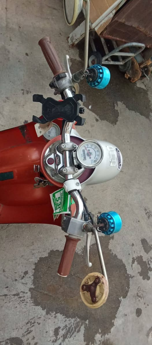 عبد الحليم للبيع السعر 150الف العنوان حي السلام الطوبجي قرب دائرة المرور الرقم ***********
