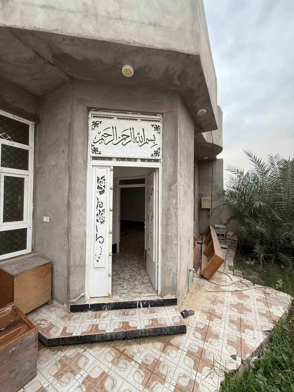 سلام عليكم يعلن مكتب العراق المركزي للوساطه العقارية عن توفر بيت للبيع طابو ملك صرف مساحتة ٢٥٠ واجهة ١٢.٥ ونزال ٢٠
موقع بيت خلف مدرسة عبد الكريم قاسم 
سعر بيت ١٢٥ بي مجال للاستفسار الاتصال على رقم ***********
