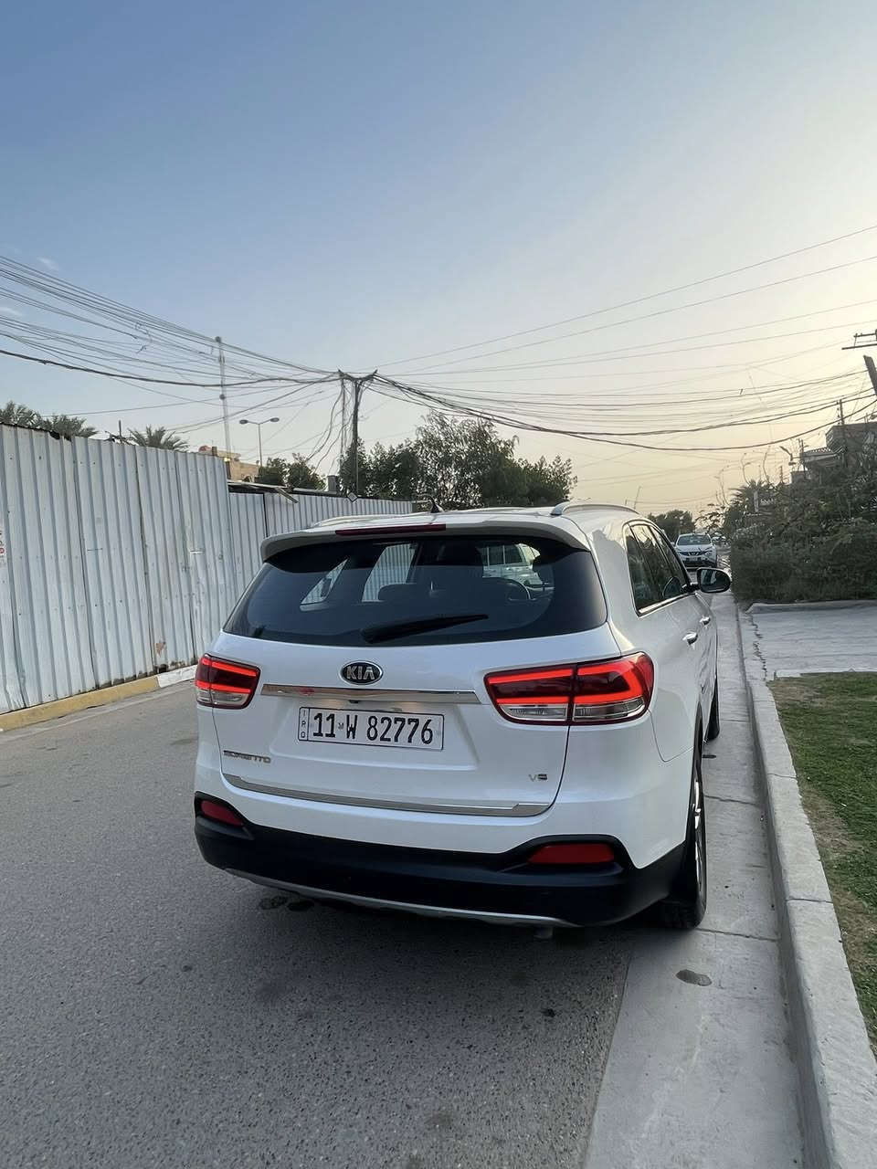 السلام عليكم
سورينتو 2016 (كويتي)

السيارة جاهزة من كلشي 

عليهة أدامة كاملة 

 محرك السيارة :v6 

مواصفات:

مواصفات الكويتي معروفة فوول عدا البانوراما

1-كشنات كهربائية تدفئة وتبريد 

2-سايد بريك كهربائي 

3-أوتو هولد

4- وضعيات قيادة (eco-sport)

5-حساسات أمامي وخلفي 

6-السيارة Awd +قفل أكسل 

7-بصمة عدد 2

8- صندوق ذكي يفتح عند الأقتراب +كهربائي 

9- أشارات ترحيبية عند الأقتراب 

10-مري شفط وأوتو مع الأشارات الترحيبية 

11-لايت ليد بلادي أمامي وخلفي 

12-ويل كروم حجم 19

13-رقم وهزة جديد 

14 شرط الفحص والتحويل 

السيارة ماشية 65 ألف قابل للزيادة السيارة بالواقع أحلى بهواي من الصور والسونار موجود بيهة شكم رصعة بسيطات وبارد گد أصبعين بخشم البنيد وين ميعجبك تفحص سونار تدلل السيارة بأسمي والتحويل مباشر 

السعر المطلوب : 227 وبيهة مجال قليل 

مكان السيارة : بعداد الزعفرانية

رقم الهاتف : ***********
