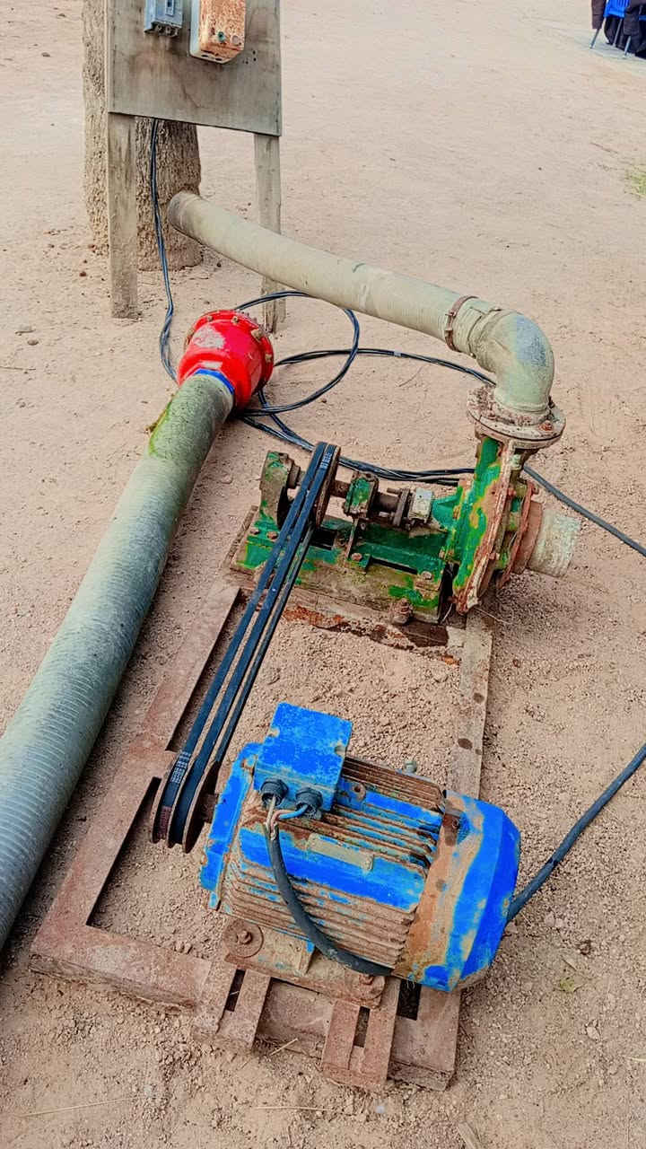 ماطور للبيع عشره حصان كهرباء مع خنزيره هنديه جاهز أخو الجديد  قاطع تشغيل جاهز كيبل عشر متار وصونده سبعه متار الاتصال على الرقم ‏‪0787 547 5199‬‏
