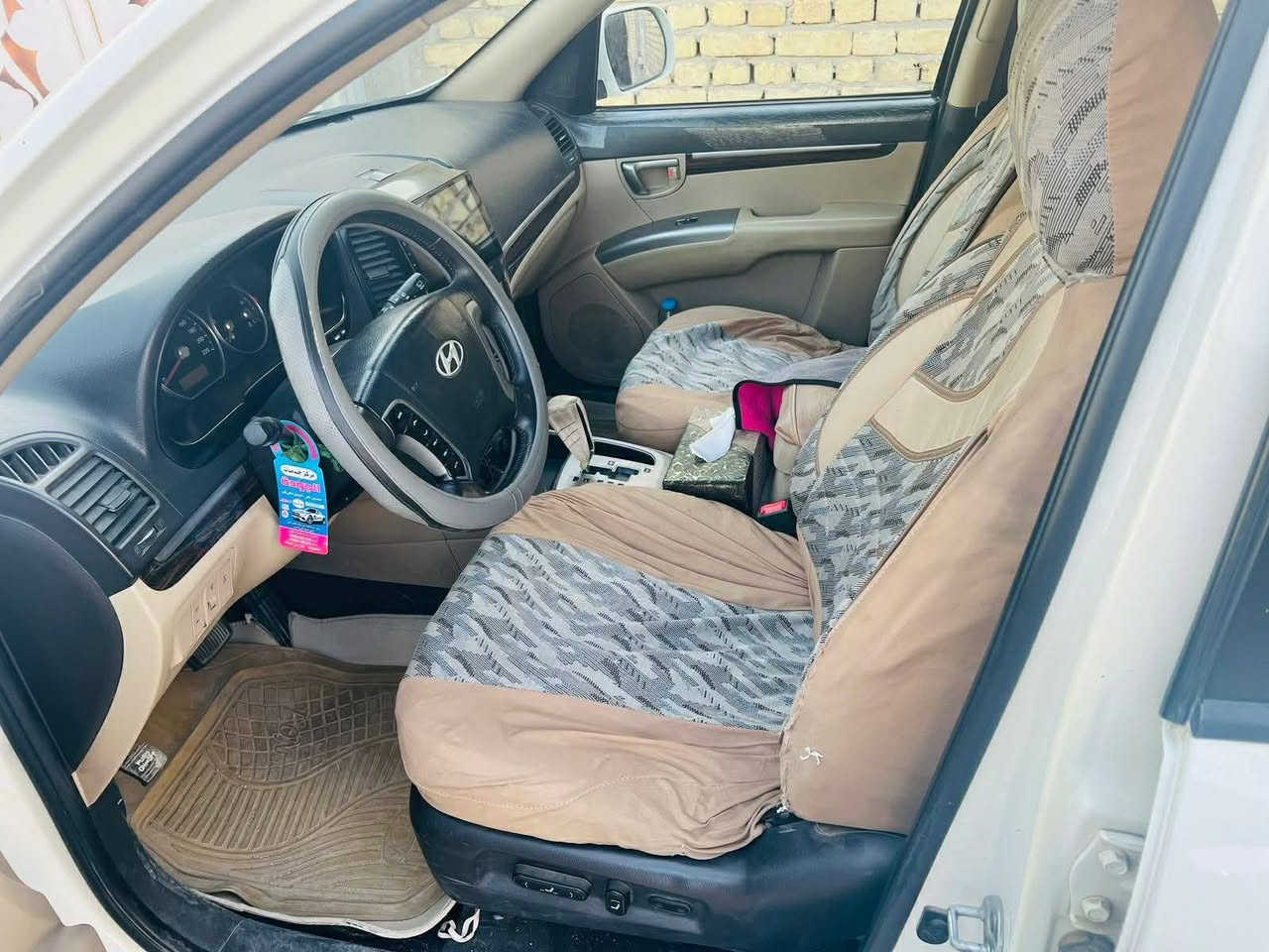 سنتافيه 2012 خليجي
كفاااالة عااااامة
رقم بغداد تحويل ثاني يوم
عدادالمسافة 120 كم
سونار مرفق
شرط كفاله  لاضربه ولا تبديل ولا صبغ
7 راكب 
مكينة 6 سلندر 3500
3 قطع تبريد
ويل 18
مكينة وكير شرط ما مفتوحات ولا تبخير ولا صوت
تبريد ثلج
تخم تاير جديد شاده
كشن كهرباء 
داخل بيجي 
شاشة
كاميرا دوارة
تحكمات استيرن كامل 
فورويل دفع رباعي 4x4 

 السعر 158 وبيه مجال بسيط
***********
***********
