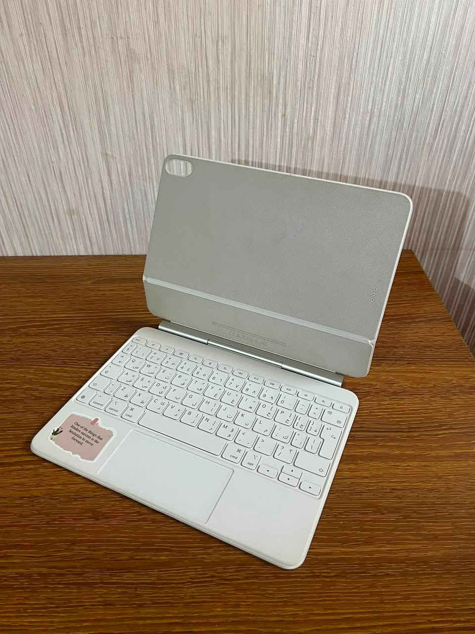 عندي هذا الماجيك كيبورد حجم 11inch  و 10.9
اشتريته ب323الف واريد ابيعه 150 الف ، مستخدمته قليل


**إذا كنت صاحب هذا الإعلان وتريد حذفه لأي سبب، رجاءا أرسل رسالة إلى الدعم الفني**