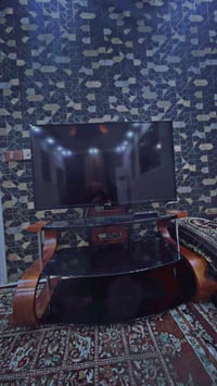 ميز بلازما للبيع  السعر: 60 الف  رقم الهاتف: 07763250748