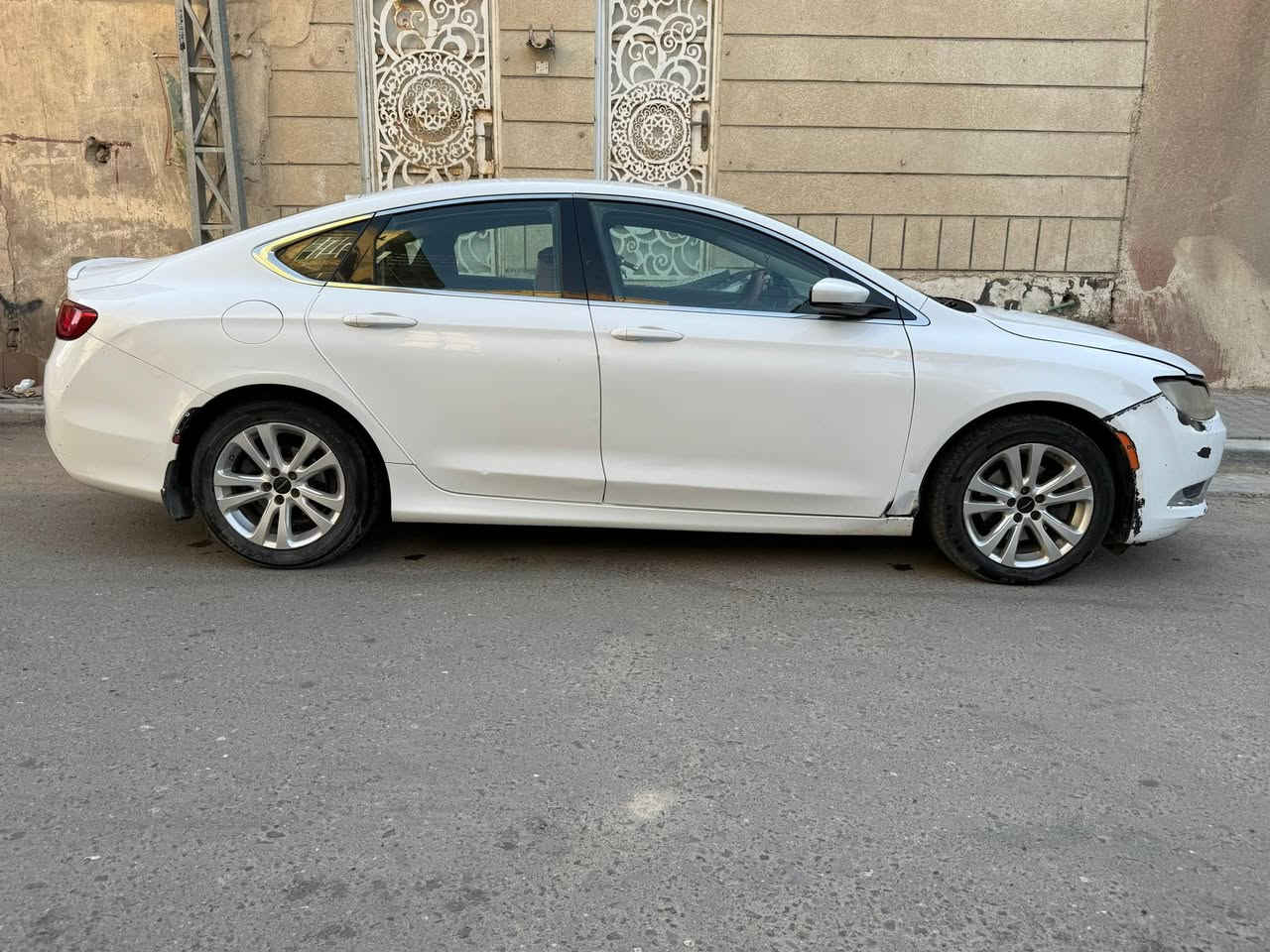 C200
محرك اربعه 2400 توني مبدله 
دخول ذكي 
تبريد ثلج 
سنويتهه منتهيه 
السعر 75وبيهه مجال
***********
