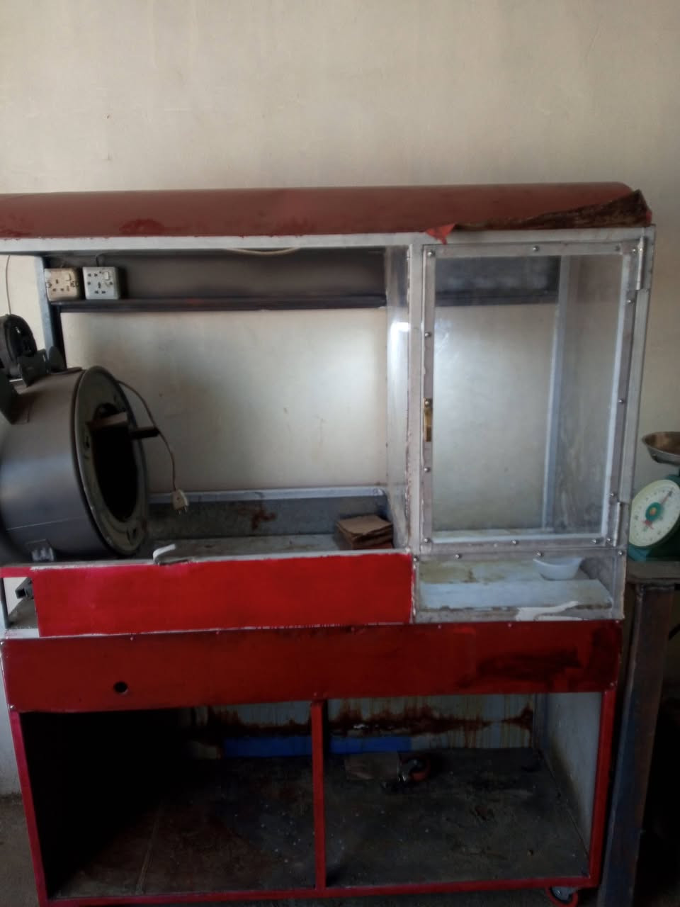 السلام عليكم مكينة حب وبيهة خانة مال چبس نضيفة سعر 250 وبيهة مجال واتساب ***********
