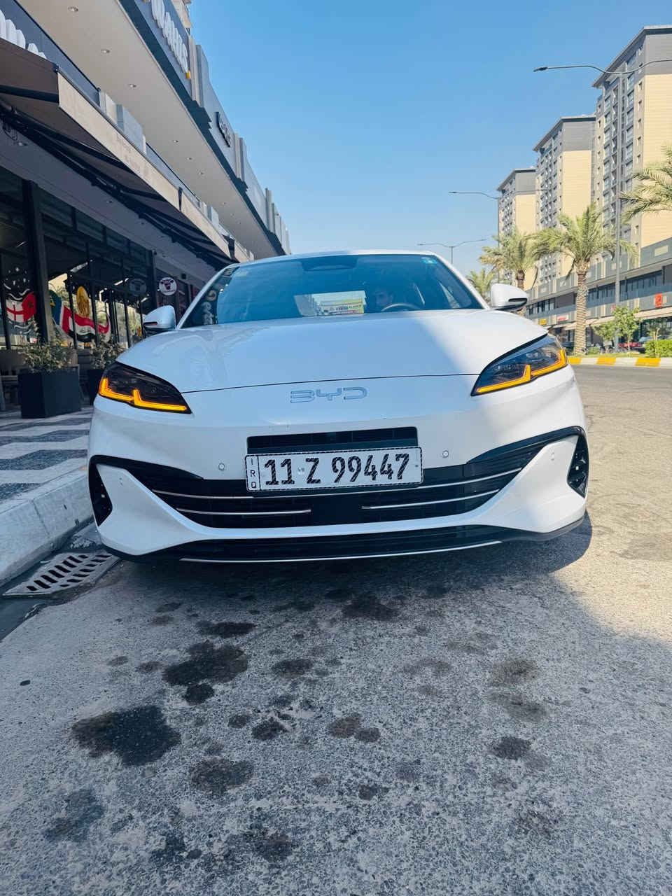بي واي  سيل 6 فول ام 13كامره ودا كام 
من عدا Byd seal 6 dmi بي واي دي سيل 6 هايبرد

معرض الحلو ضمان 40 الف او سنتين 

هايبرد قابل للشحن 

اجمالي الكيلومترات (شحنه كاملة + البانزين) ٢١٠٠ كيلومتر (الفعلي ١٦٠٠ كيلومتر تقريبا)

- نسخة ال ١٣ كامرة وقيادة ذاتية ADAS

- اوتو بارك و valet mode (تطبك وانت خارج السيارة)

- رادار امامي مانع تصادم

- رادار خلفي وحساسات زاوية ميتة

- تنبيه عند فتح الباب ووجود سيارات قادمة

- تنبيه عند الرجوع وقدوم اشخاص او سيارات من احد الجهات

- اذا كسرت بدون ما تشغل اشارة على سيارة جاية اسرع منك وكانت سرعتك فوك ال ٥٠ كيلومتر السيارة تتدخل وتلوف ستيرن وترجعك لمسارك قبل لا يضربك

- اذا اجت باتجاهك سيارة سريعة تشغللهه دبل اشارة للتنبيه

- نظام سكيورتي من تطفيها تصور اي واحد يتقرب منهه

- كاميرا تصوير اثناء القيادة مع عرض دوسة تفاصيل القيادة من سرعة وضغط على دواسة البانزين او البريك

- تشوف اي شي جوة السيارة

باختصار هاي النسخة بيهه احدث انظمة السيفتي والسكيورتي المتقدمة من شركة byd

عدى الكشن الكهرباء والفتحه

بطارية ٨٠ كيلومتر بالشحنه 

كل التنبيهات صوتية باللغة الانكليزية بعد التحديث الاخير

ماشية 26 قابل للزيادة

بيهه رصعة وحده مبينه فقط  وبل صور موضحها 

بغداد حي الجهاد 

السعر 24 ونص بيها شي بسيط 

*********** بغداد, العراق
