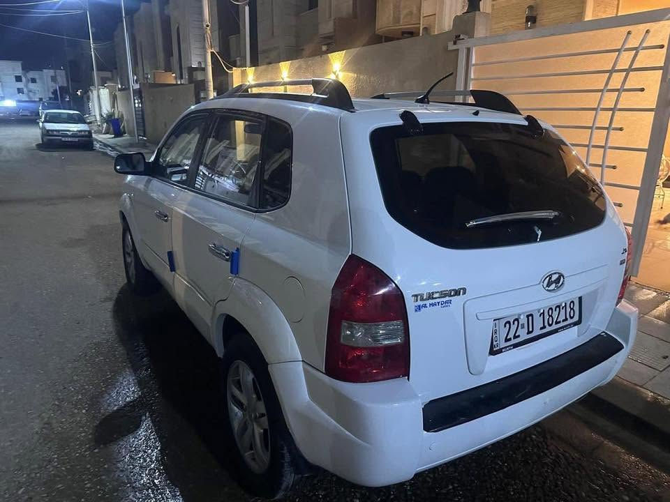 (مكلف بالنشر غير متواجد على الفيس)
السلام عليكم ورحمة الله وبركاته 
للبيع فقط 
الـنوع :  هونداي خليجي   ✔️ 
الفــئة : توسان 2009 اعلى فئة Jx
اللـون : ابيض 🔘 
 سعـة المحرك :  2000 
الضرر تبديل بنيد شركة بسبب ضرر طارف البنيد / طارف جاملغ

سنويه لغاية 👈. 2029 شرط التحويل او تريد وكالة  
الحـالة : داخل خارج جديد 
رقم أربيل دولي مميز
ويل كب كامل
(تدفئة + تبريد) شغالة 
فتحه سقف
 كير + محرك كفالة جديد 

السعر :110 
__________________________
للإستفســار 
 ***********
المـكان : صلاح الدين / تكريت
