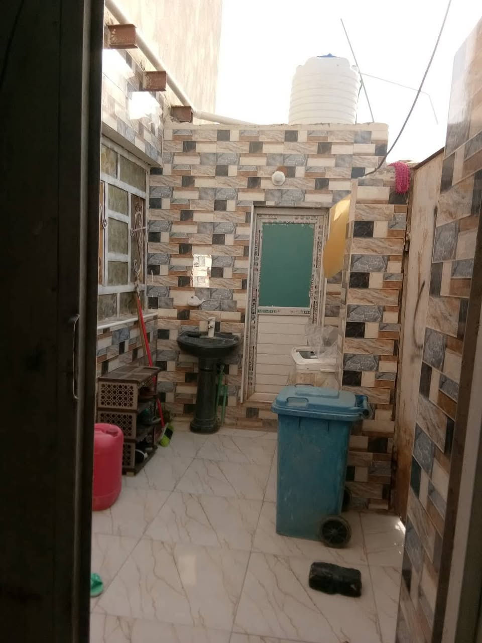 بيت زراعي 120متر سديناويه بيه وصل طابو ماء مجاري كهرباء مولد غرفه واستقبال وصحيات وهول ومطبخ شارع البانزين خانه.  ال    هذا رقمي بس اتصل اني اجيك،ال ***********،اللهم صل على محمد وآل محمد اسديناويه للجوه سعره40
