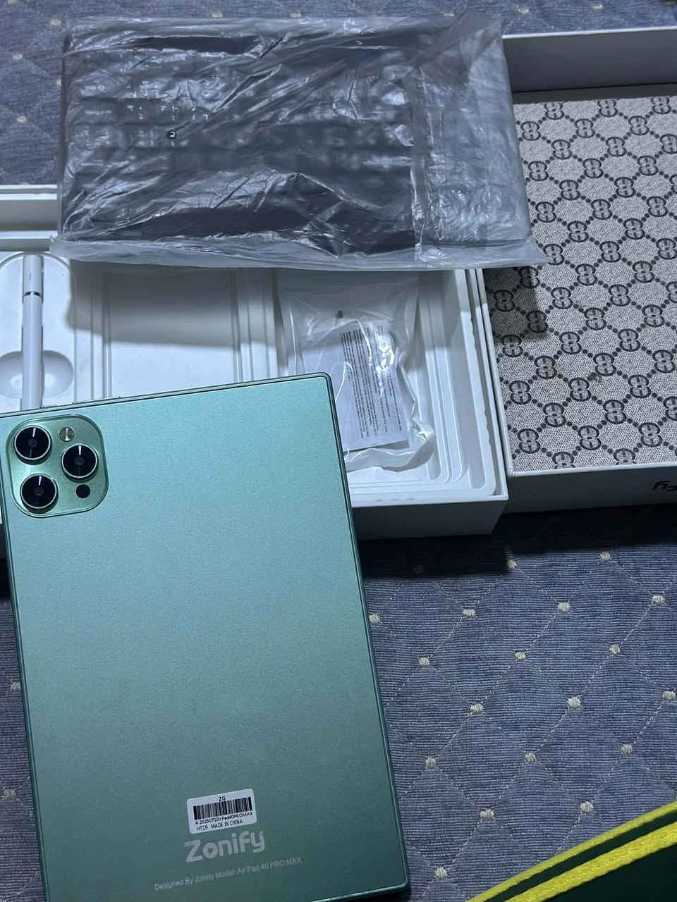 السلام عليكم متاح ايبات ذاكرة 16GB بعد جديد مستخدم شهر واحد سعر 125وبي مجال الشراي  ويدلل ***********
