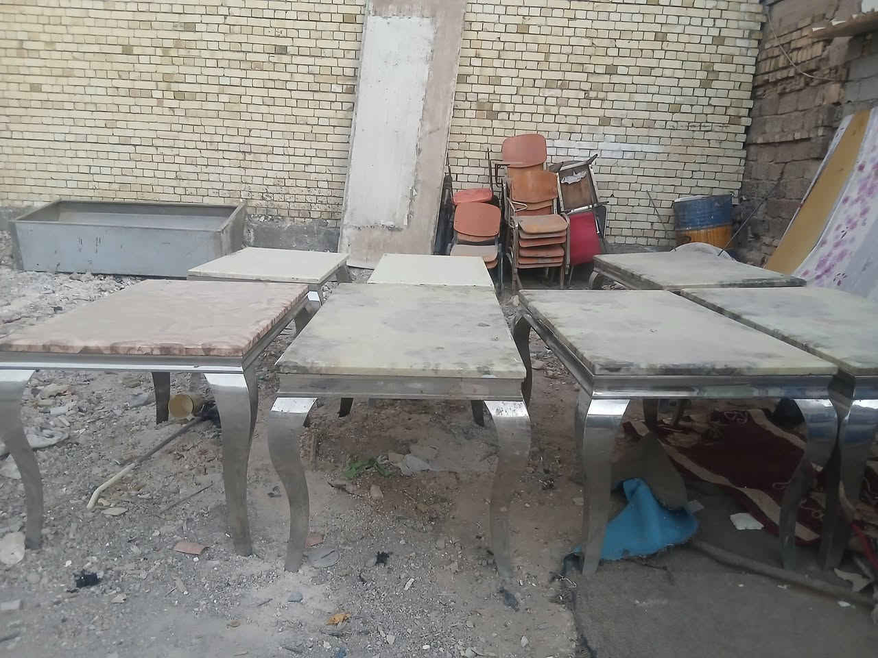 البيع العنوان بغداد حي نصر قرب المعارض ***********
