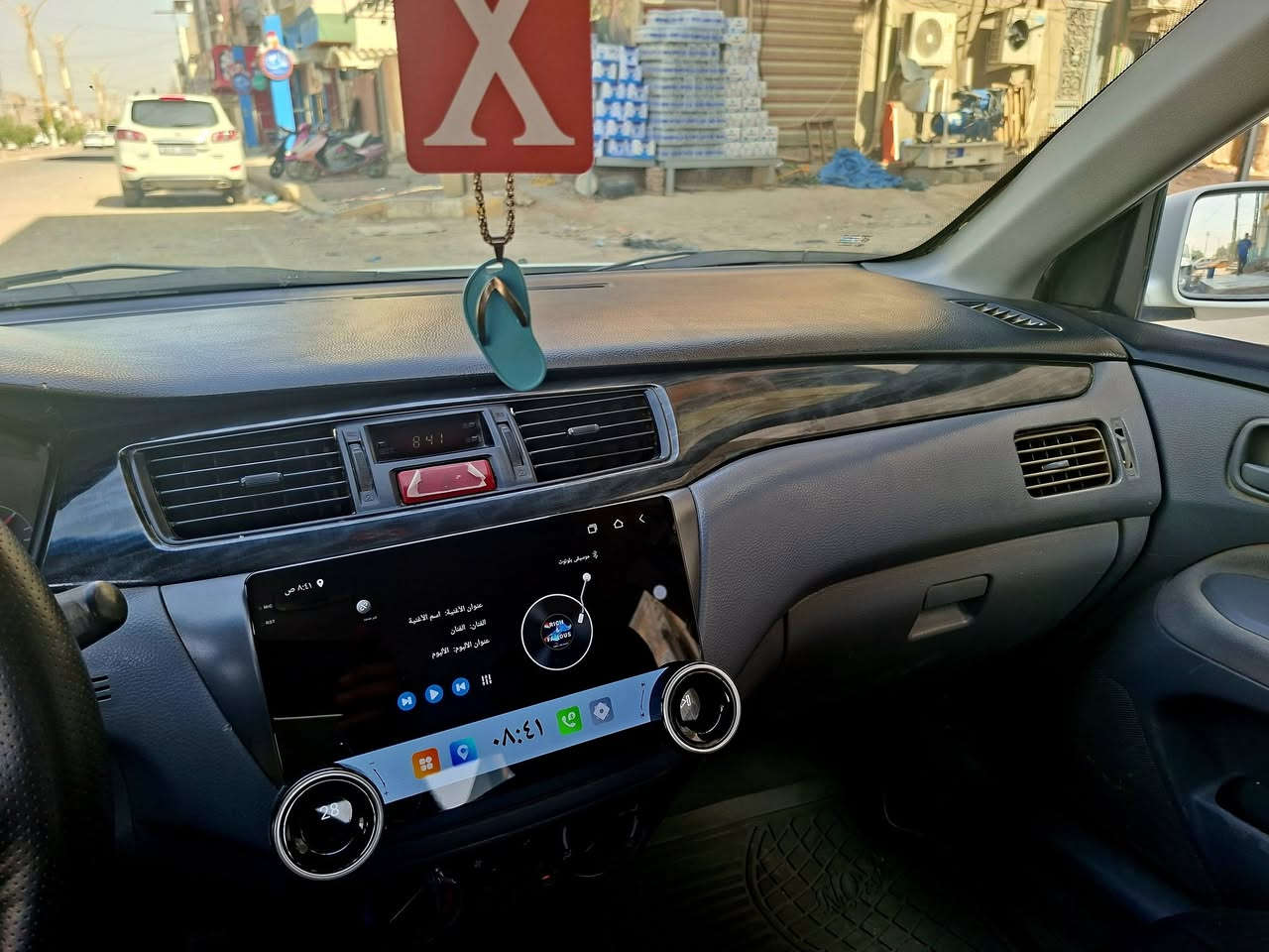 السلام عليكم  بيع مستعجل لانسر موديل 2006 رقم انكليزي بسمي مكانة ديوانية كير مكينة تبريد مكفولات والكشر كدامك مابي ضربه ولاتبديل  السعرر 55 وبي مجال قليل حك الجية ***********
