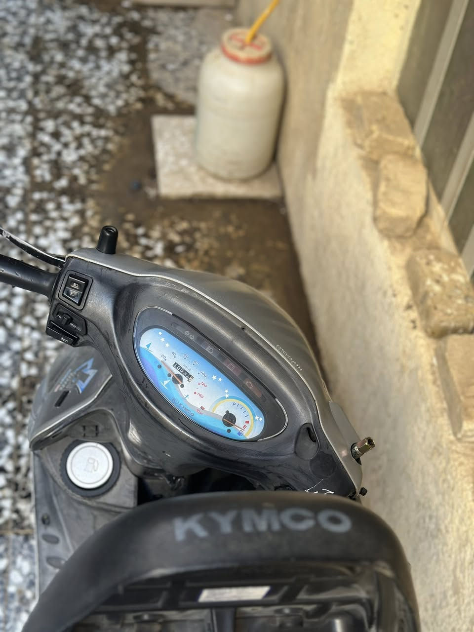 السلام عليكم 
كامكو v2 موديل 16 
طلاعات وبك لايت كرستال 
ماشية 10 الاف 
كفالة عامة 
مكان الدراجه ناصرية شطرة
للاستفسار ***********
