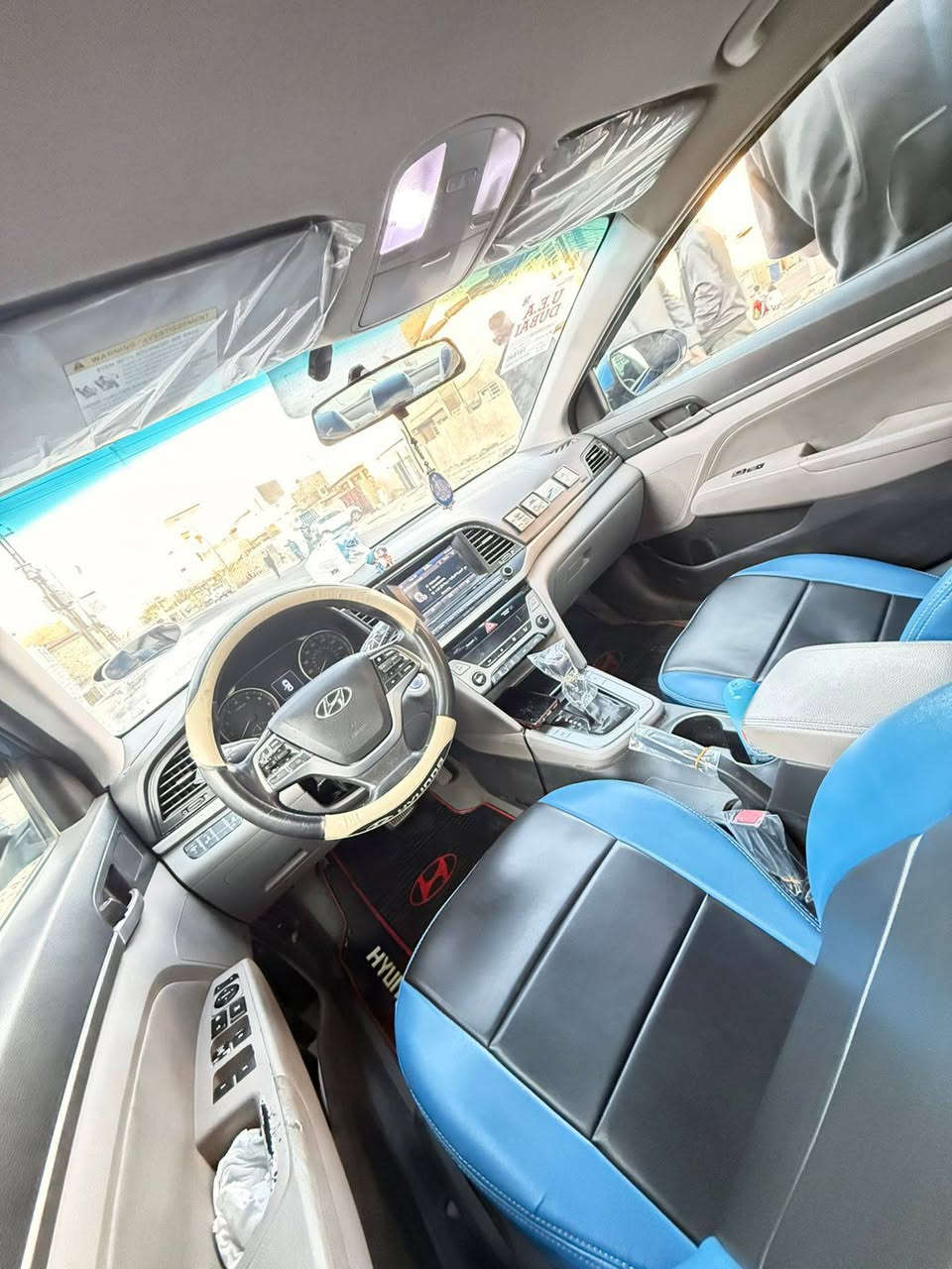 السلام عليكم انترا وارد امريكي موديل 2017 حادثة بس البنيد شاشه بصمه منظومة غاز تبريد شغال تحكم ستيرن جيهتين محرك 2000 دوش كفاله من شاصي و لغد تخم تاير مكاني بغداد ***********
