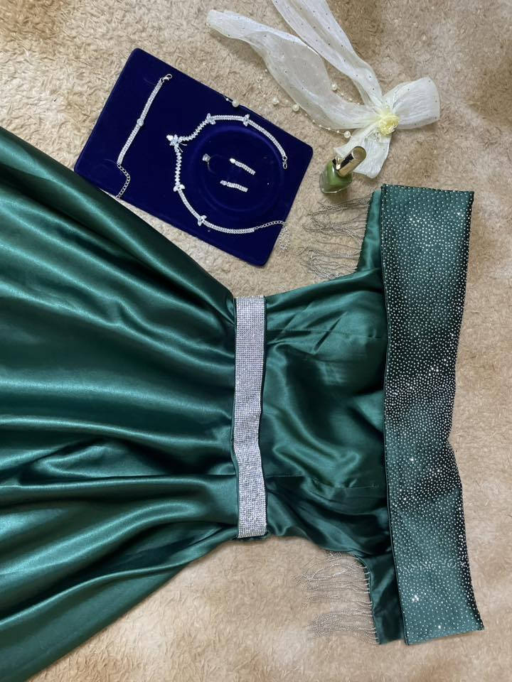 فستان طويل كلوشه والعقد للبيع


**إذا كنت صاحب هذا الإعلان وتريد حذفه لأي سبب، رجاءا أرسل رسالة إلى الدعم الفني**