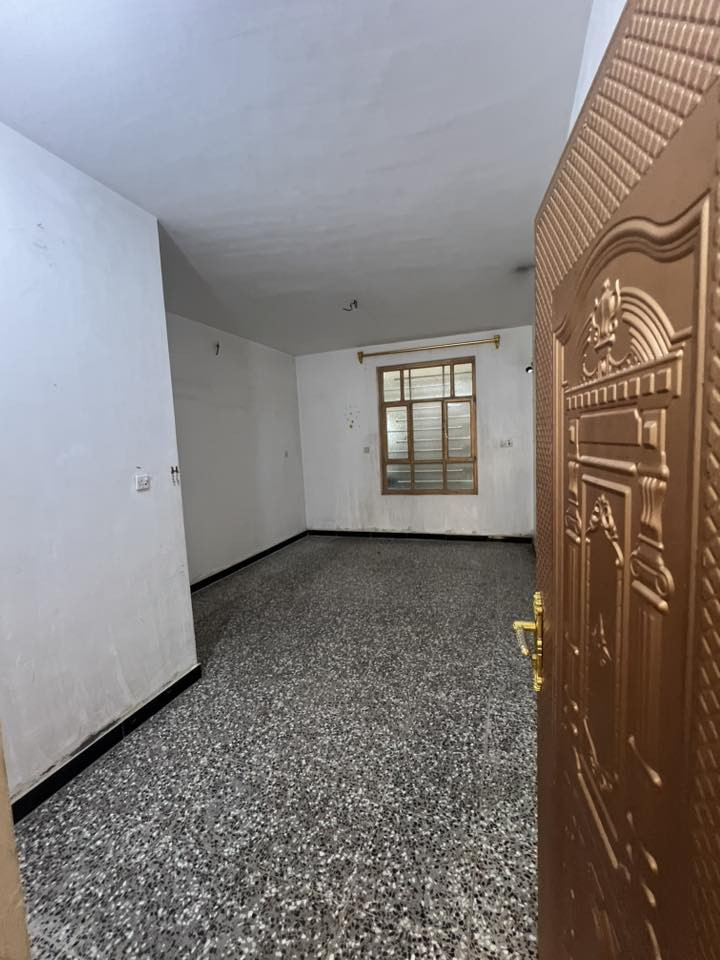 نصف قطعة للإيجار
نصف قطعة للإيجار 

تحتوي على 

4 غرف نوم 
استقبال ضيوف 
حمام 
تواليت 
مطبخ حار 
مطبخ بارد 

العنوان: مدينة الصدر قطاع 63 
شارع 60  الشارع الرابط بين تقاطع نادي الجولان و تقاطع زامل ابو الداطلي مقابل حسينية موسى ابن جعفر 

للاستفسار : ‭0770 394 2076‬
