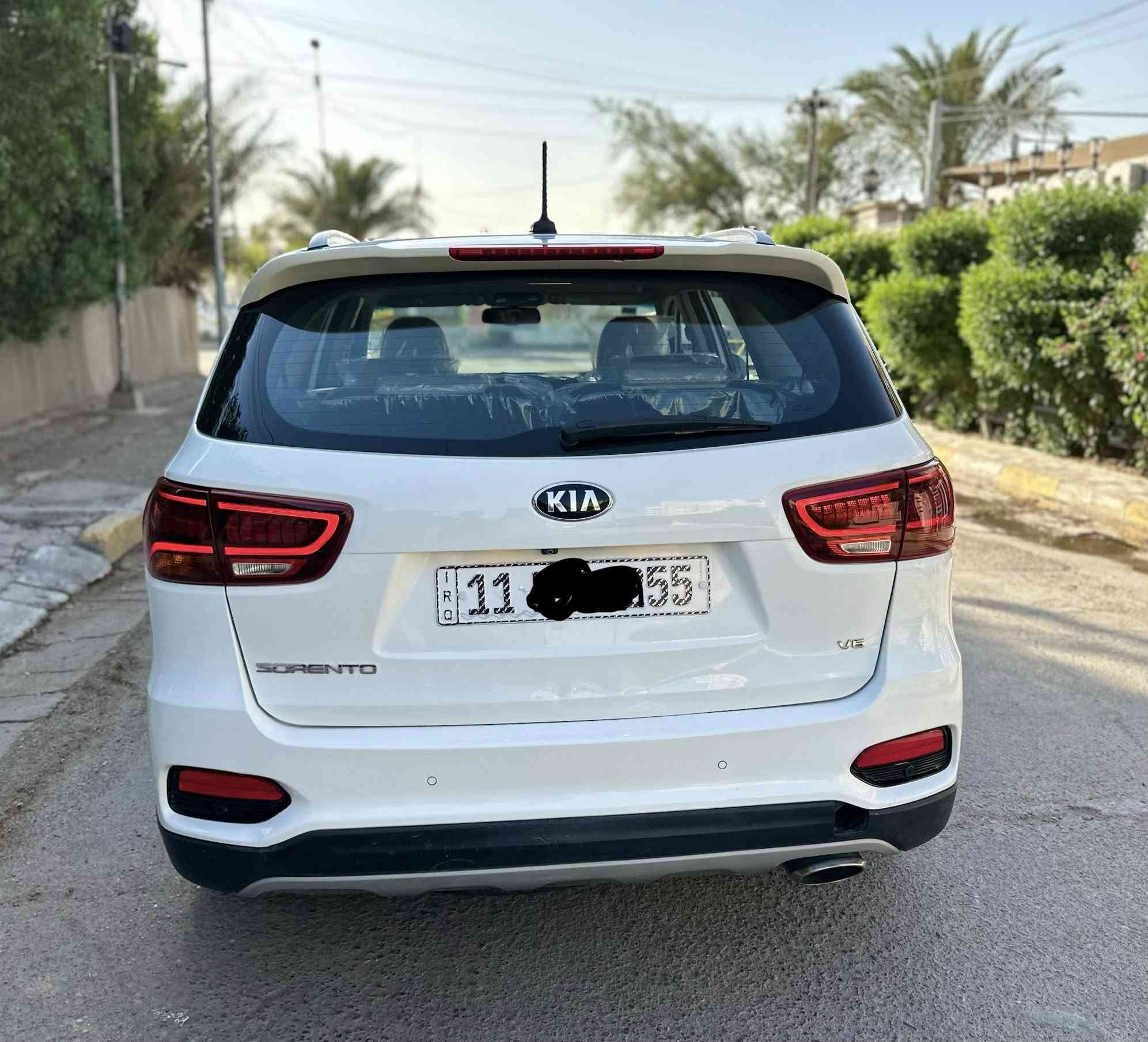 كيا سورنتو 2019  خليجي 
سياره جديده ماشيه (42) الف فقط  مكفوله كفاله عامه من الضربه والصبغ والبارد  سياره جديده على وضع الشركه برغي مامفتوح بيها كير محرك كفاله عامه 
سياره فول مواصفات 1/1  ماعده بنوراما فقط
محرك 6 سلندر 
7 راكب 
3 قطع تبريد 
بصمه 
مري شفط 
اشاير بالمري 
كرسي كهرباء  جهتين 
شاشه ابل كار بي 
 تبريد شاشه 
كشنات امامي تدفئه تبريد 
كشنات خلفي تدفئه 
صندوق كهرباء 
شاحن واير ليس 
سايد بريك بصمه 
تحكم ستيران جهتان 
ترحيب 
 نظام اتو هولد
لايتات زنون 
بك لايت LED 
بعد بيها هواي مواصفات 

سياره جديده على وضع الشركه 
البصمه الثانيه 

رقم بغداد  بسمي شخصيآ 
هزه جديده سنويه 2032 
تحويل ثاني يوم 
مكان السياره بغداد 
السعر اتصل وخادم 
الاستفسار اكثر الاتصال على الرقم  
***********
