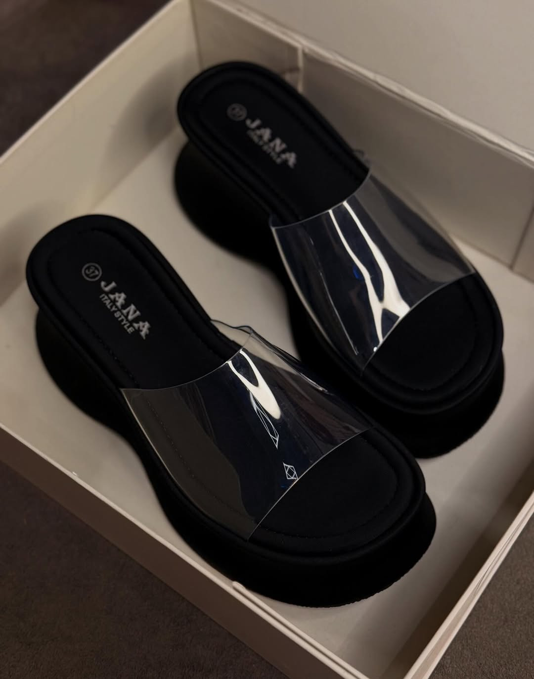 جديد NEW

كوالتي عالي جداً 

Size 36.37.38.39.40.40.41

شغل يدوي 
دبّان طبي 

كعب 5cm

اسود  بيجي  بني  ماروني

للحجز والاستفسار دايركت 

كوني هنا viola 
الثقه. الراحه. الجمال


**إذا كنت صاحب هذا الإعلان وتريد حذفه لأي سبب، رجاءا أرسل رسالة إلى الدعم الفني**