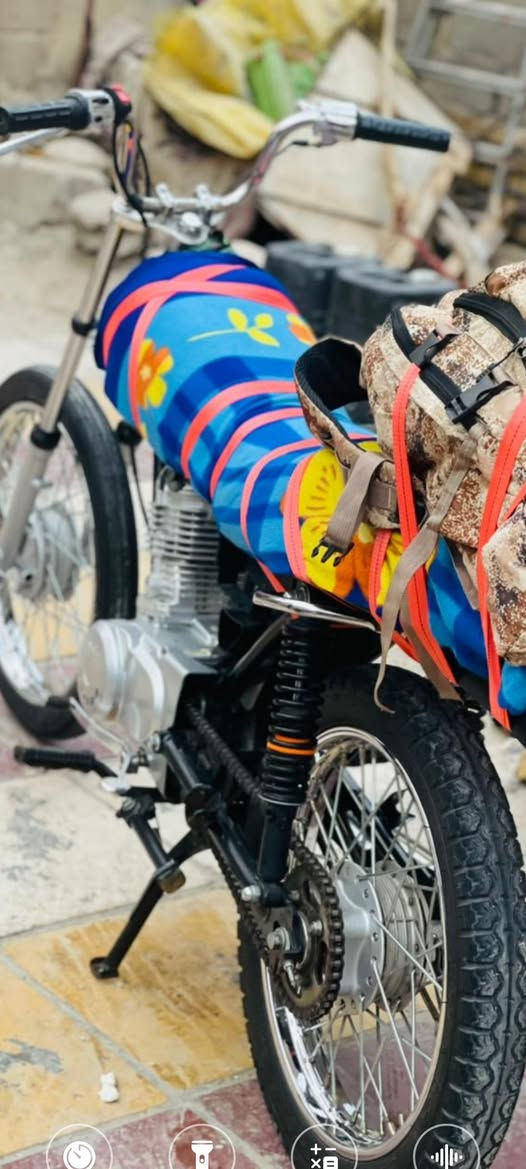 السلام عليكم شباب مديل 25اوراق اصولي شاصي 19 س650وبيها مجال  هاتف ***********2
