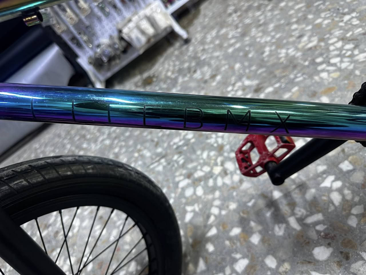 يالله
بايك للبيع. سعر 300 الف توصيل جميع المحافضات

نوعELITE BMX اتوقع القطعه الوحيده بالعراق
البايك7 الوان نظيف جداً حديث وبايك مال محترفين

وزنه11 كيلو

سرج جلد حصان اصلي 

سكان4 قطع 

رگبه عاليه

فول بولبرن

التايرات : حجم 20.45 عراض اكبر حجم .

نوع المكينه : ELITE Destro صوت عالي 9سنون

البايك فول كوستم قطعه وحده من نفس تصنيع
مستخدم قليل


**إذا كنت صاحب هذا الإعلان وتريد حذفه لأي سبب، رجاءا أرسل رسالة إلى الدعم الفني**