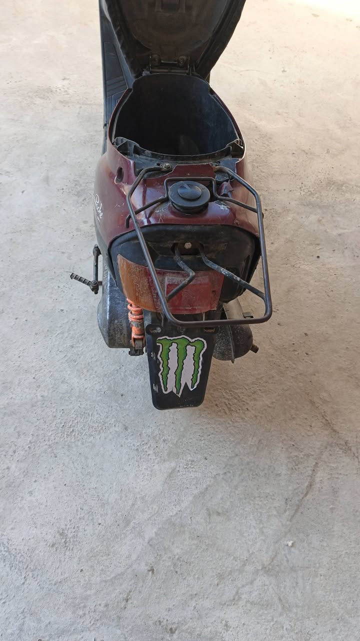 ماطور بزون شاصي شرط مكينه خرسه كهربائية شغاله سلف شغال بس بتري ردعو اصلي شرط تحريكه معدل سعرو 225بي مجال بسيط هذا رقمي خابرني مكاني بل ايمن ***********او اسيا ***********
