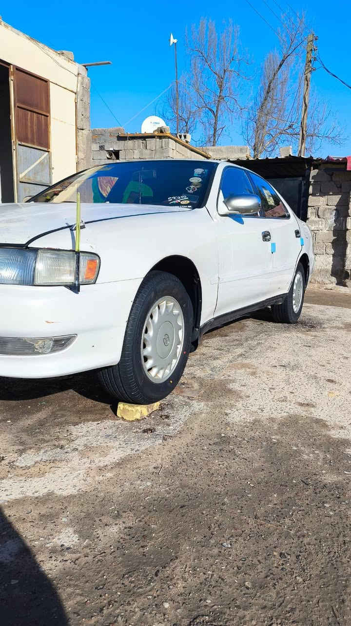 سلام عليكم سياره كرسته مديل (2000) سياره كفاله عامه من كص ونقل جثه وصبق سياره جديده مال جناي سياره جاهزه من كلشي حداديه تخم تاير مشط جديد سياره خير من الله وبسمي تحويل ثاني يوم رقم ***********)
