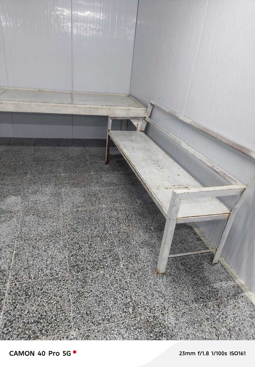 قنفات حديد وخشب للبيع عدد اثنين ***********
