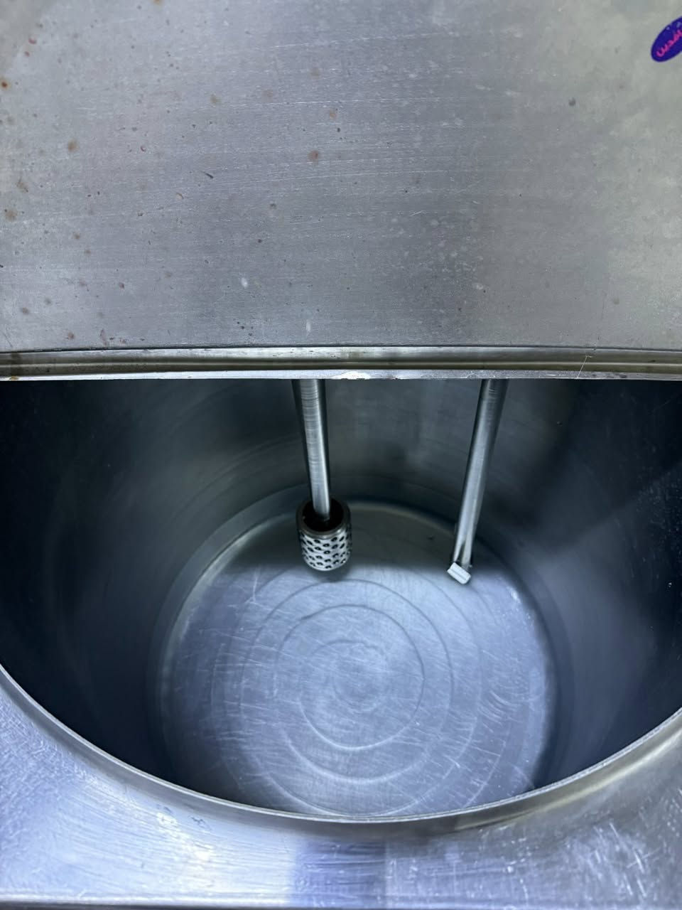 سلام عليكم
دي اس كربجاني 12 لتر بلاديه وشغاله نظيفه جدآ
بسترا حار بارد 150 لتر دبل ماطور جاروشه نظيفه جدآ
مكان بغداد البلديات 
***********
