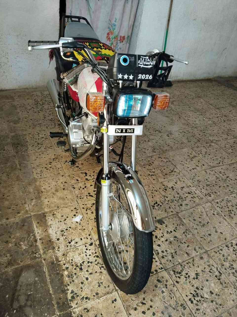 سلام عليكم  شباب دراجه اربعه كير نامه متياز موديل 26 دراجه جديده مال معرض ومبدل مكينه نامه شلامجه اصلي قبل 10 ايام دراجه بل كرتون وراق كامله سعره 850  مكاني  كربلاء حي نصر ودراجه مجنبزه وكامله وبرغي ما بيه نقص ***********
