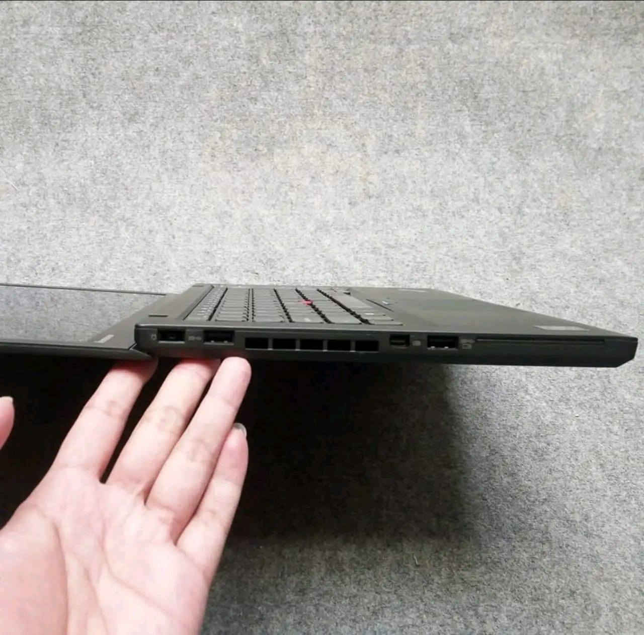 لابتوب لينوفو core i5 شاشه لمس للبيع
المعالج core i5 الجيل الرابع
رام 12 كيكا
هارد 256 كيكا SSd
كرت الشاشه  Intel Uhd 520 حجم 6 كيكا
الشاشه حجم 14 انج ضد التوهج  لمس
باتري ليثيوم 6 خلايا  شحن سريع 65 واط والباطرية  ممتازه
كامره دقة hd
الحاسبه كلش نضيفه وحلوه
السعر 215 الف


**إذا كنت صاحب هذا الإعلان وتريد حذفه لأي سبب، رجاءا أرسل رسالة إلى الدعم الفني**