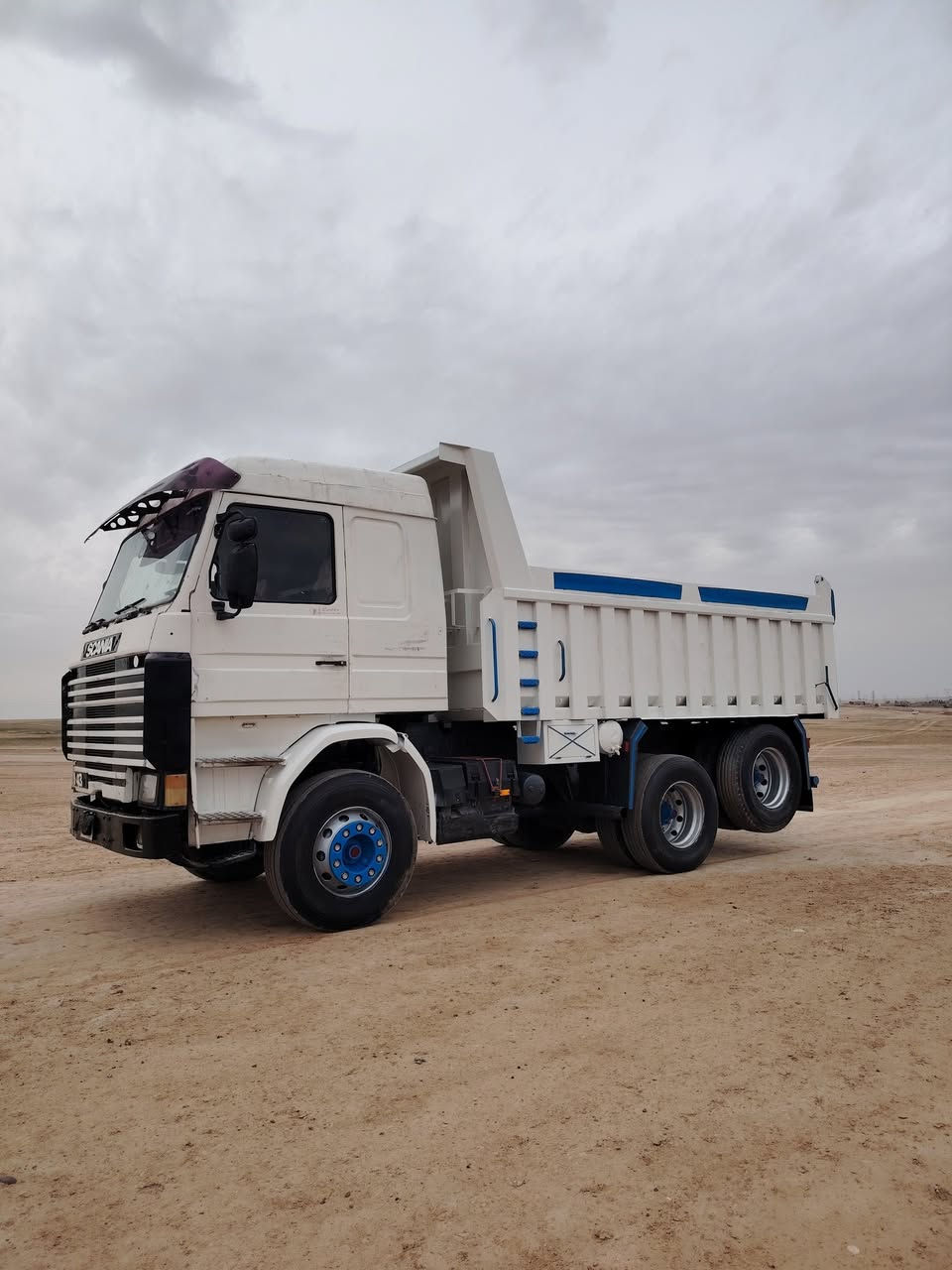 سلام عليكم البيع سكانيا رقم نينوى الماني بسمي شرط اتحويل 143موديل 91لاصرف ولا نفخ سنكل بومه تواير   الكدام جديد ولباقي نص عمر سعر 165وبي مجال العنوان ناحية القياره الموصل ***********
