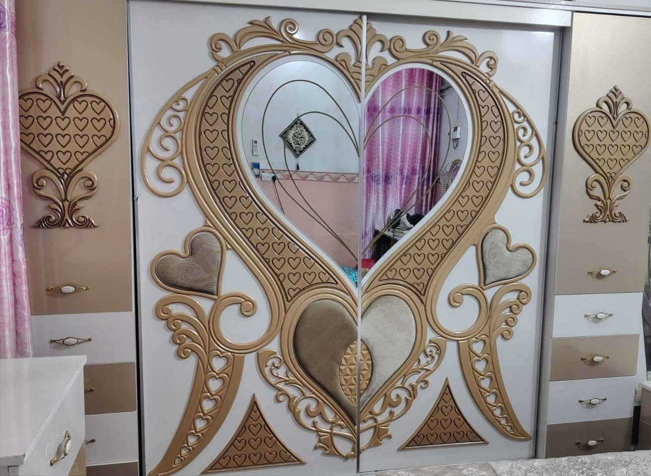 غرفة تركيه للبيع استعمال قليل 
السعر 750 الف


**إذا كنت صاحب هذا الإعلان وتريد حذفه لأي سبب، رجاءا أرسل رسالة إلى الدعم الفني**