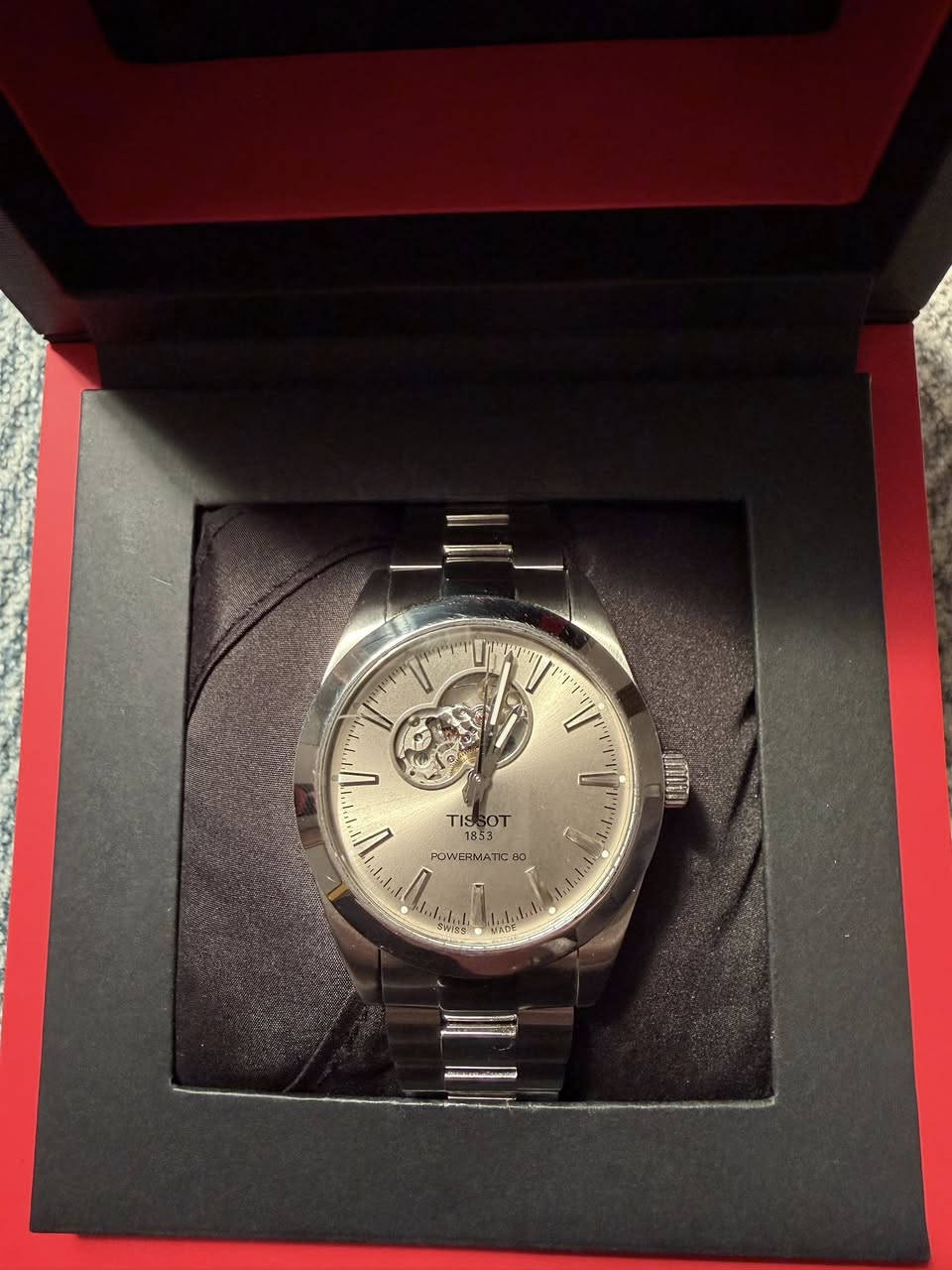 ⌚ Tissot Gentleman Powermatic 80 – Swiss Made 🇨🇭

فرصة حقيقية لعشاق الساعات الفخمة 👇

ساعة أصلية من ماركة Tissot السويسرية  
موديل Gentleman Powermatic 80 المعروف بالأناقة والقوة

✨ الحالة: نظيفة جداً (مثل الجديدة) بدون أي خدش  
📦 كاملة: الكرتون + كرت الضمان موجود  
⚙️ حركة أوتوماتيك (تشتغل بدون بطارية)  
🔋 احتياطي طاقة يوصل لـ 80 ساعة  
💎 زجاج Sapphire مقاوم للخدش  

تصميم كلاسيك أنيق يناسب الرسمي واليومي  
ساعة راقية وتلفت الانتباه بكل مكان 🔥

💰 السعر: (900$)  
📍 الموقع: (أربيل )  (وتوصيل لجميع المحافظات )
📩 للجادين فقط – التواصل خاص
(***********).     (***********)
من أجمل و أندر الساعات 🔥
