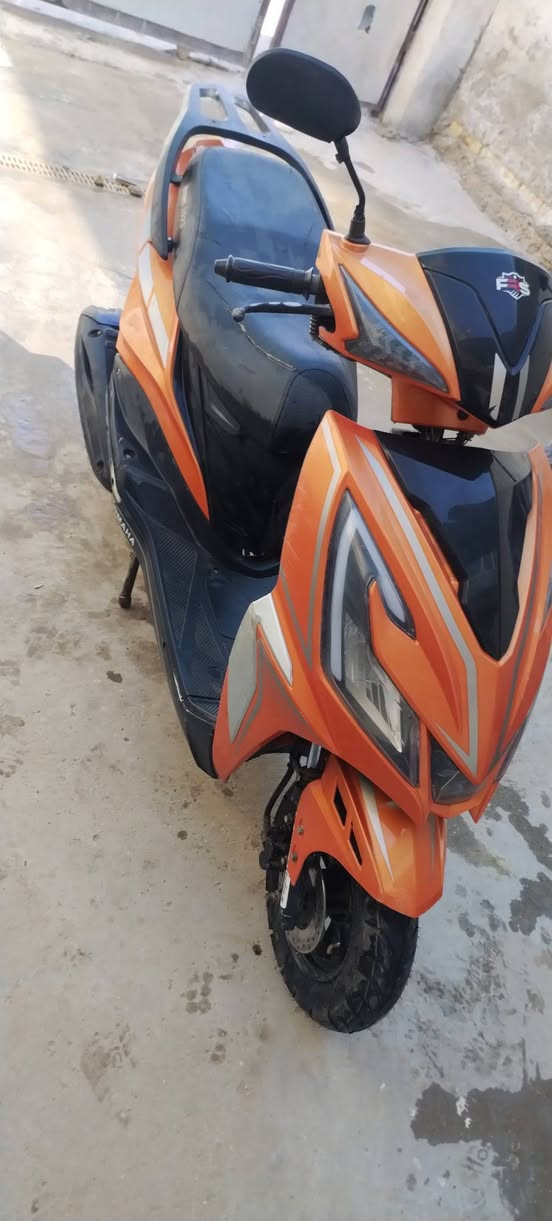 متاح دراجه جامبو 2023 مكفوله اي نقص مابيها ريموند تشغيل عن بعد سلف هندر اشاير كلها شغاله فول السعر 350 وبيها مجال حله حي الامام الخاص مفتوح او الاتصال ***********   مكفوله٠٠٠٠٠٠٠
