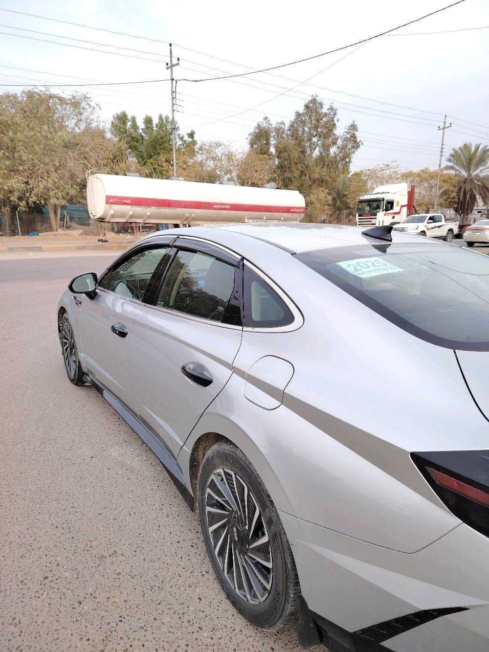 السلام عليكم 
 سوناتا 2025 للبيع 
وارد امريكي
حجم المحرك 2000 هايبرد
ماشيه 31000
شاشتين متصله مع ابل كار بلاي + اندرويد اوتو
تشغيل بصمه 
شفتات
تدفئه الكشنات الاماميه 
فتحات تبريد خلفيه
كامره خلفيه 
كشنات كهربائيه 
لايت امامي + الخلفي لِد
4 حساسات اماميه و 4 خلفيه
اوتو هولد
تثبيت مسار 
قياده ذاتيه (فئه نادره) 
وضع sport + eco
و بعد مواصفات سطحيه اخرى 
 الضرر : بنيد فقط مثل ما موضح 
رقم الشاصي : kmhl34jj4sa108049 
السعر : 195 و وبي مجال
مكانها : كربلاء المقدسه (حي العباس طريق بغداد) 
للاستفسار : ***********


 
