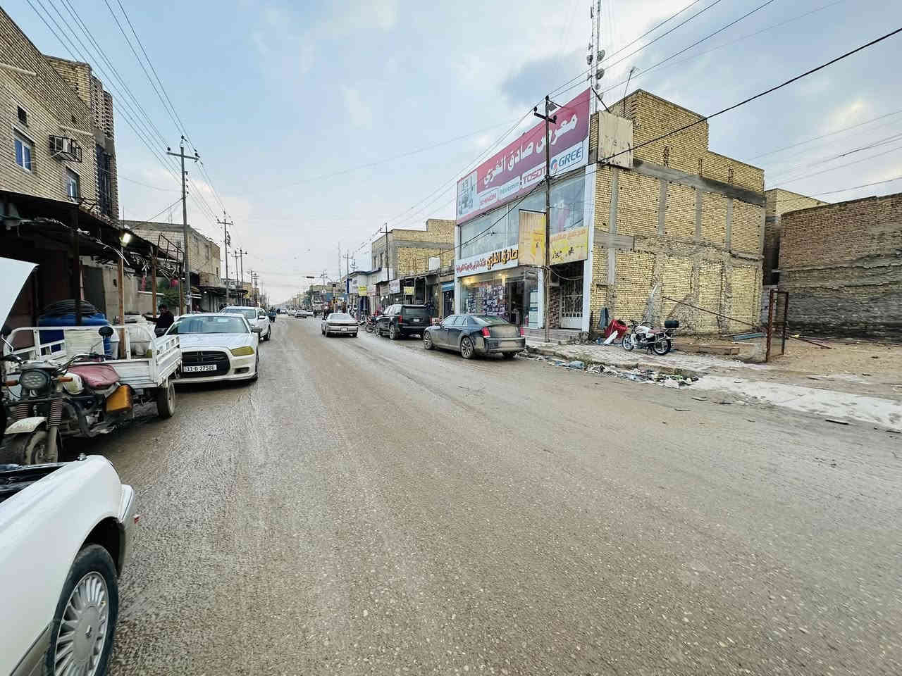 قطعة أرض تجارية للبيع

📍 الموقع: شارع بني زيد – تقاطع الشعلة
📐 المساحة:
• واقع حال 200 م²
• السند طابو 170 م²

📏 الواجهة: ركن وعلى شارعين

• موقع تجاري حيوي
• قرب المحلات والأسواق
• حركة تجارية مستمرة
• مناسبة للاستثمار وبناء محلات أو مشروع تجاري

📞 للتواصل والاستفسار:
مكتب الدناني 
***********
