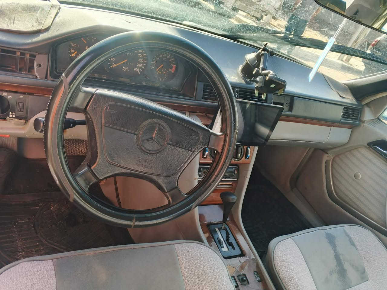 سلام عليكم للبيع او المراوس مارسدس دب مديل 88 محدثه 90 سياره مكينه ففتي 3000 شرط تحرو


**إذا كنت صاحب هذا الإعلان وتريد حذفه لأي سبب، رجاءا أرسل رسالة إلى الدعم الفني**