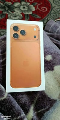 ايفون ١٧ برو ماكس رايده ب٩٠٠ الف قفل مستعجل لان محتاج مصلح ايسي شحن بس...