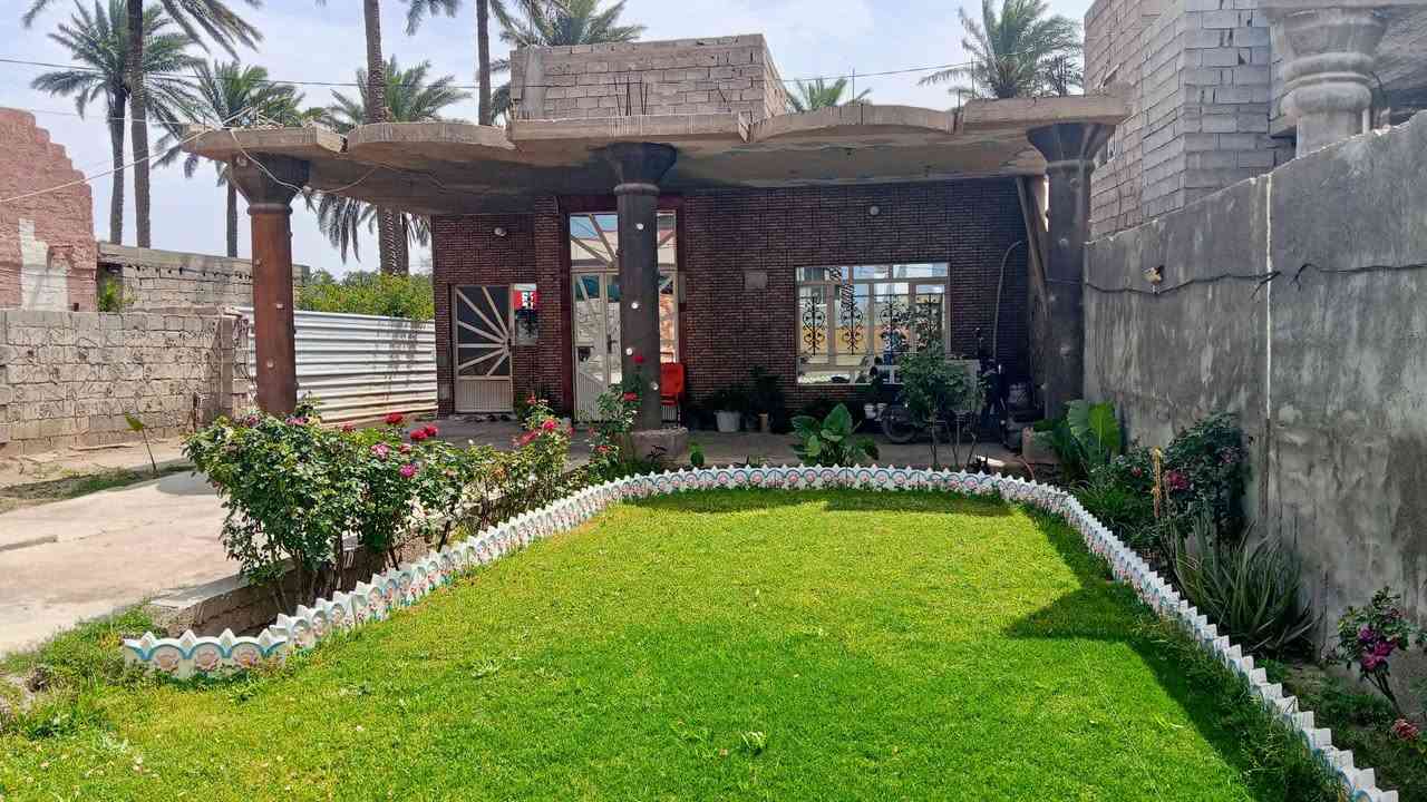 دار للبيع في ديالى  منطقة  الحديد  دربونه العبيد مساحه  575 متر  سند 25 طابو زراعي  واجهيه لبيت 12 ونص ونزال 47  السعر  135 بي مجال الطيبين رقم الهاتف  *********** تحياتي للجميع❤
