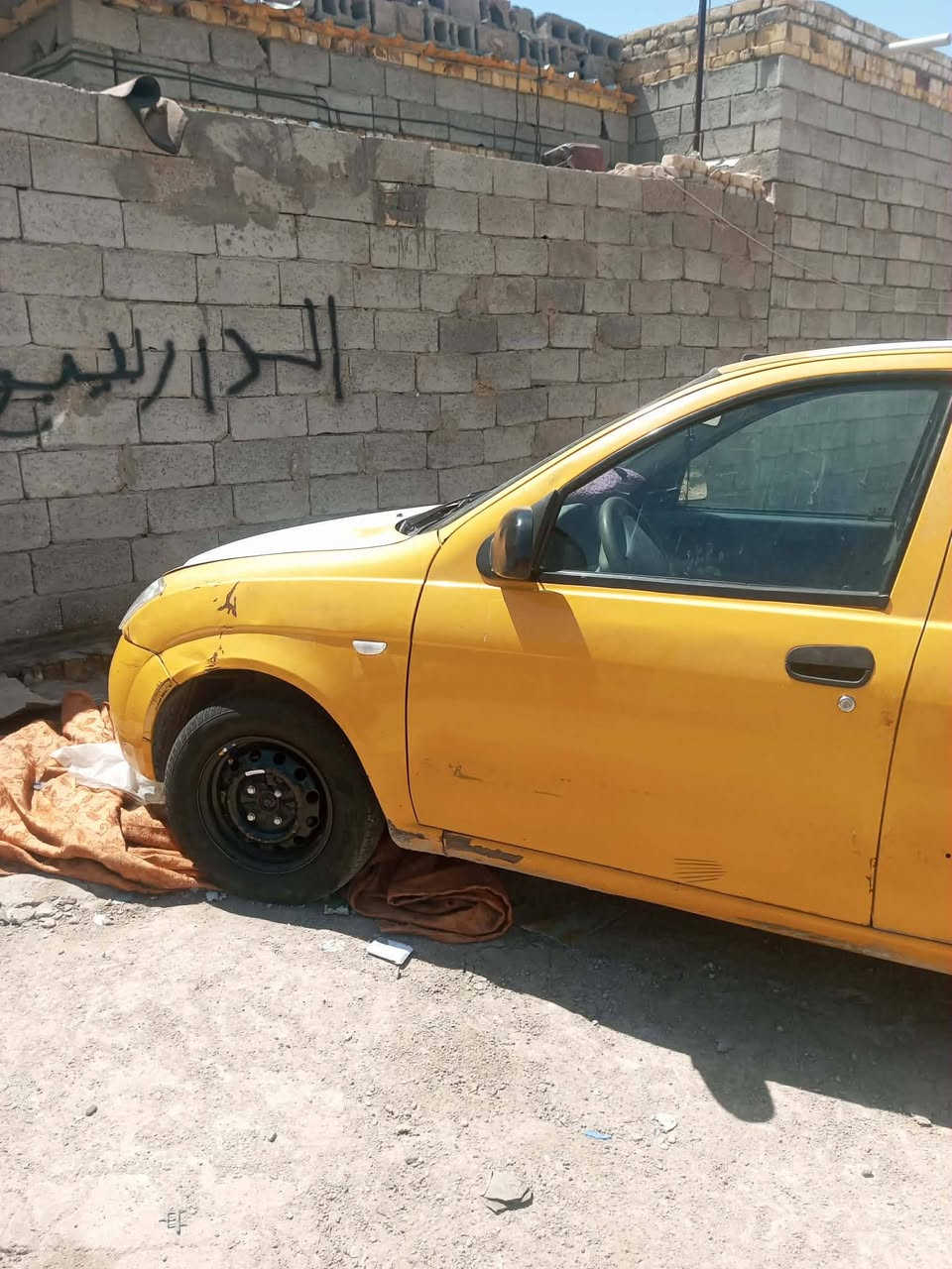 سلام عليكم سياره طيبه لبيع موديل15 بس نقص تبريد وتبخر  والباقي كلشي مابيه سياره حلوه وجاهزه من كل النواحي تحويل مباشر مستعجل عل بيع العنوان كوت زين القوس سعر خاص والشراي بي خير ويدلل عيوني له  ***********
