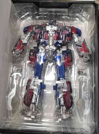 اوبتيموس برايم • ٣٠سم • يتحول لشاحنة