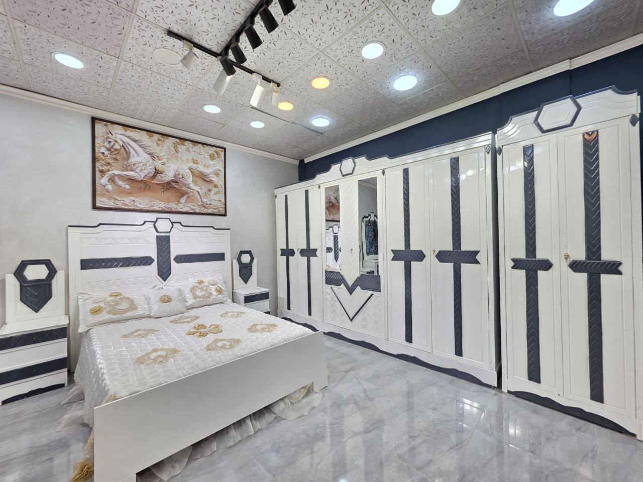 السعر // 925 الف
🔅تفاصيل الغرفة المرمري  ....

 خارج ٤ملم ام دي اف 🔺
وداخل صاج ٣ملم 
صبغ حراري  درجة اولى 

عدد القطع  ٧ قطع 😍
🔺1 //جرباية  قياس  ١٦٠ × ٢٠٠ 
🔺//ميز جانبي ايسر قياس ٥٠
🔺2// وميز  جانبي  قياس ٥٠
🔺3// زاوية ارتفاع مترين عرض ٨٠
🔺4// وميز بلازمه  
🔺5//وميز مراية ارتفاع مترين عرض ١٢٠
🔺6// وكنتور ٦ باب  ارتفاع مترين و١٥ طول ٣ متر و١٥

القطعه الثامنة حسب الطلب شازلون
سعرها ٥٠ الف ❤️

(توصيل مجاني مركز بغداد )
التوصيل يشمل الشد مجاني 🔥
(اطراف ٥٠)
باقي المحافضات حسب البعد
شازلون سعرها ٥٠ الف
شازلون مخزن ٧٥ الف


**إذا كنت صاحب هذا الإعلان وتريد حذفه لأي سبب، رجاءا أرسل رسالة إلى الدعم الفني**